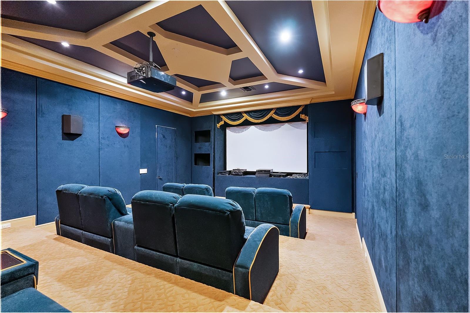 TIERRA VERDE - Residential