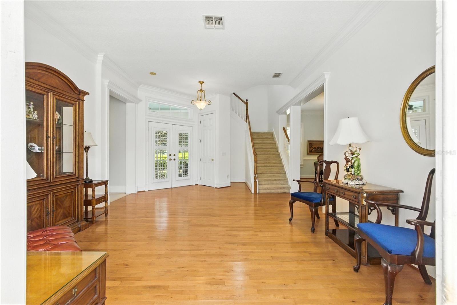 6084 CAYMUS LOOP
