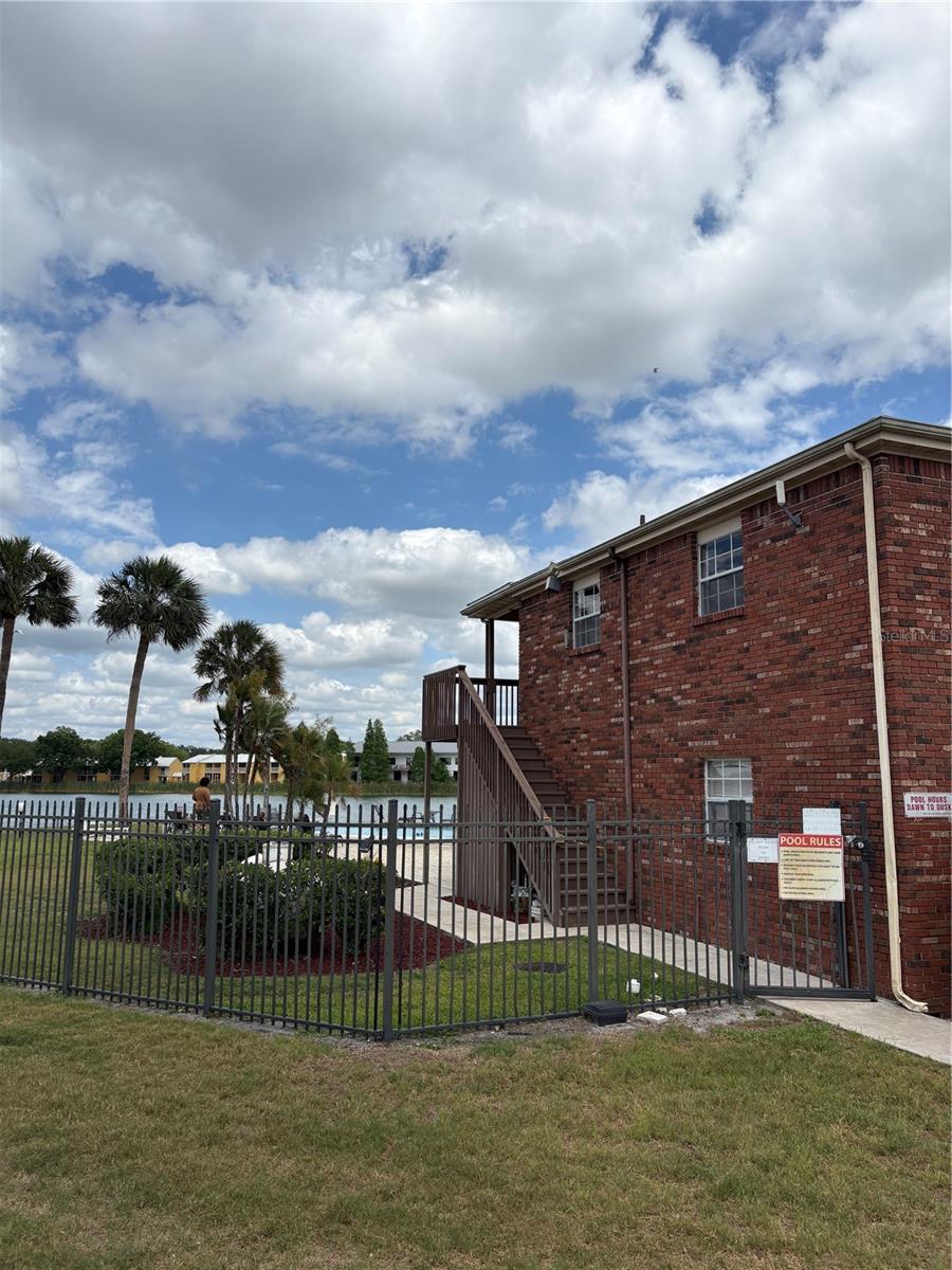 LAKE BENTLEY SHORES CONDO PHASE ONE - Residential