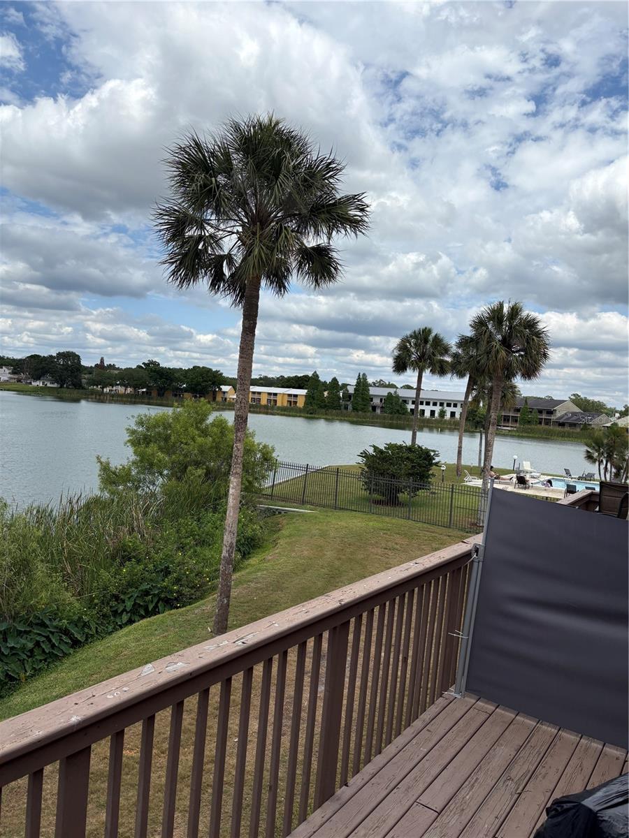 LAKE BENTLEY SHORES CONDO PHASE ONE - Residential