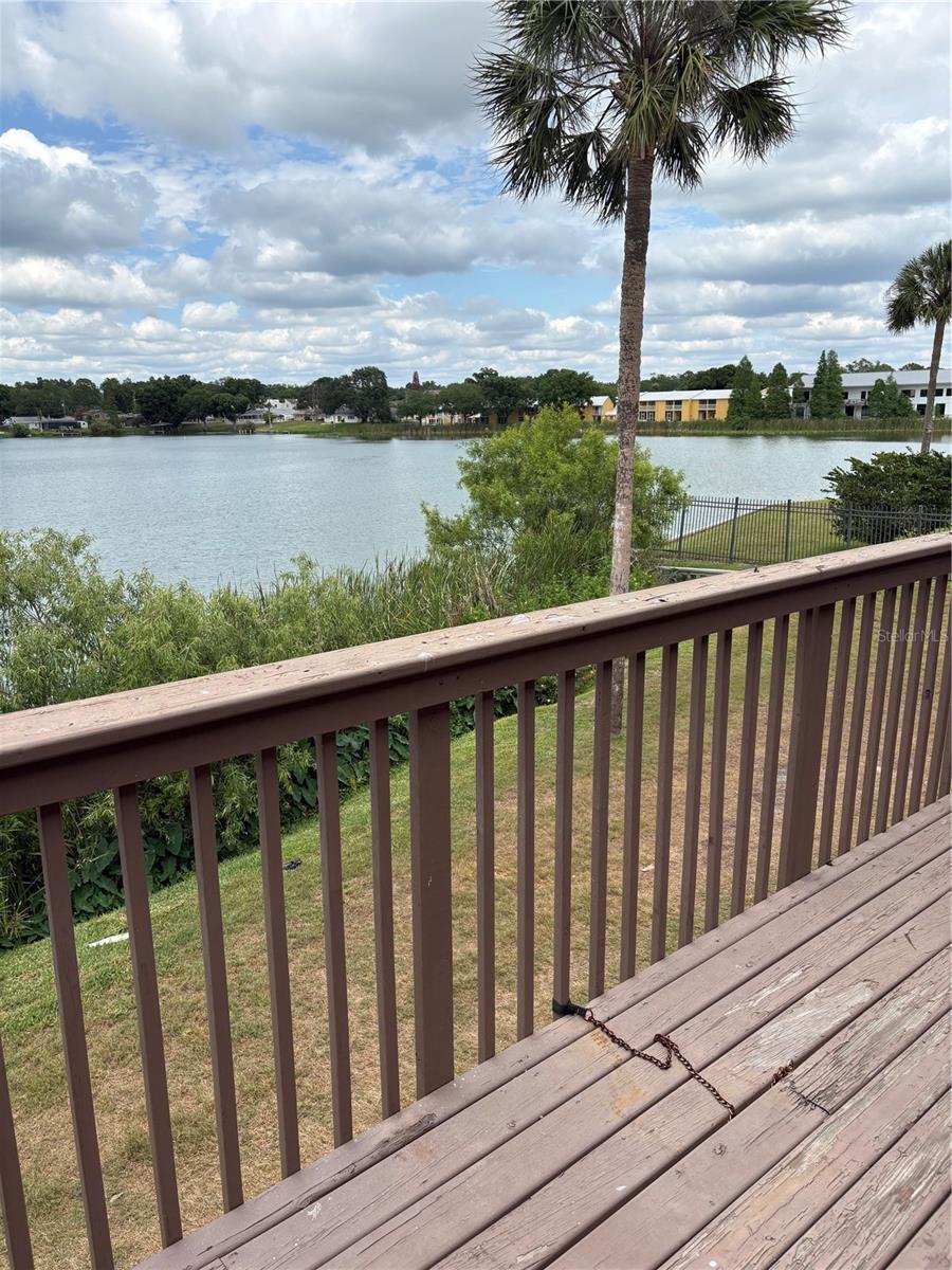 LAKE BENTLEY SHORES CONDO PHASE ONE - Residential