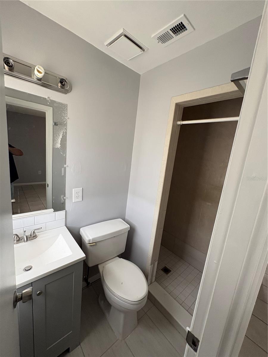 LAKE BENTLEY SHORES CONDO PHASE ONE - Residential