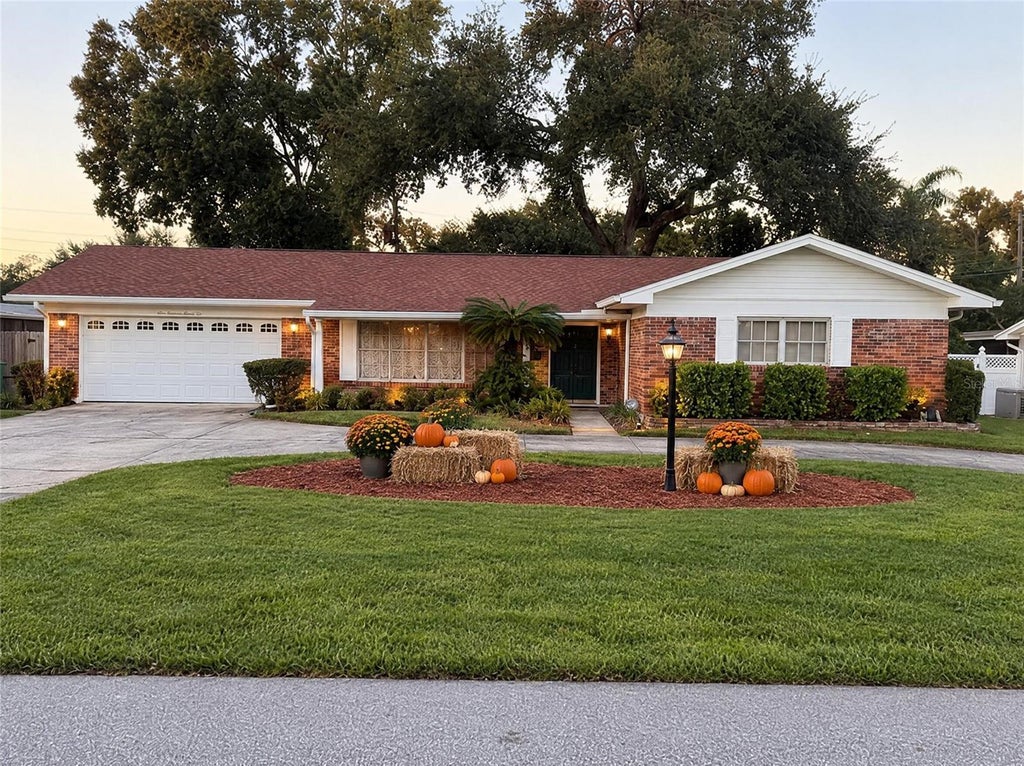 Photo of 925 W Cimmeron Drive, Tampa, FL 33603 (MLS # O6451256)