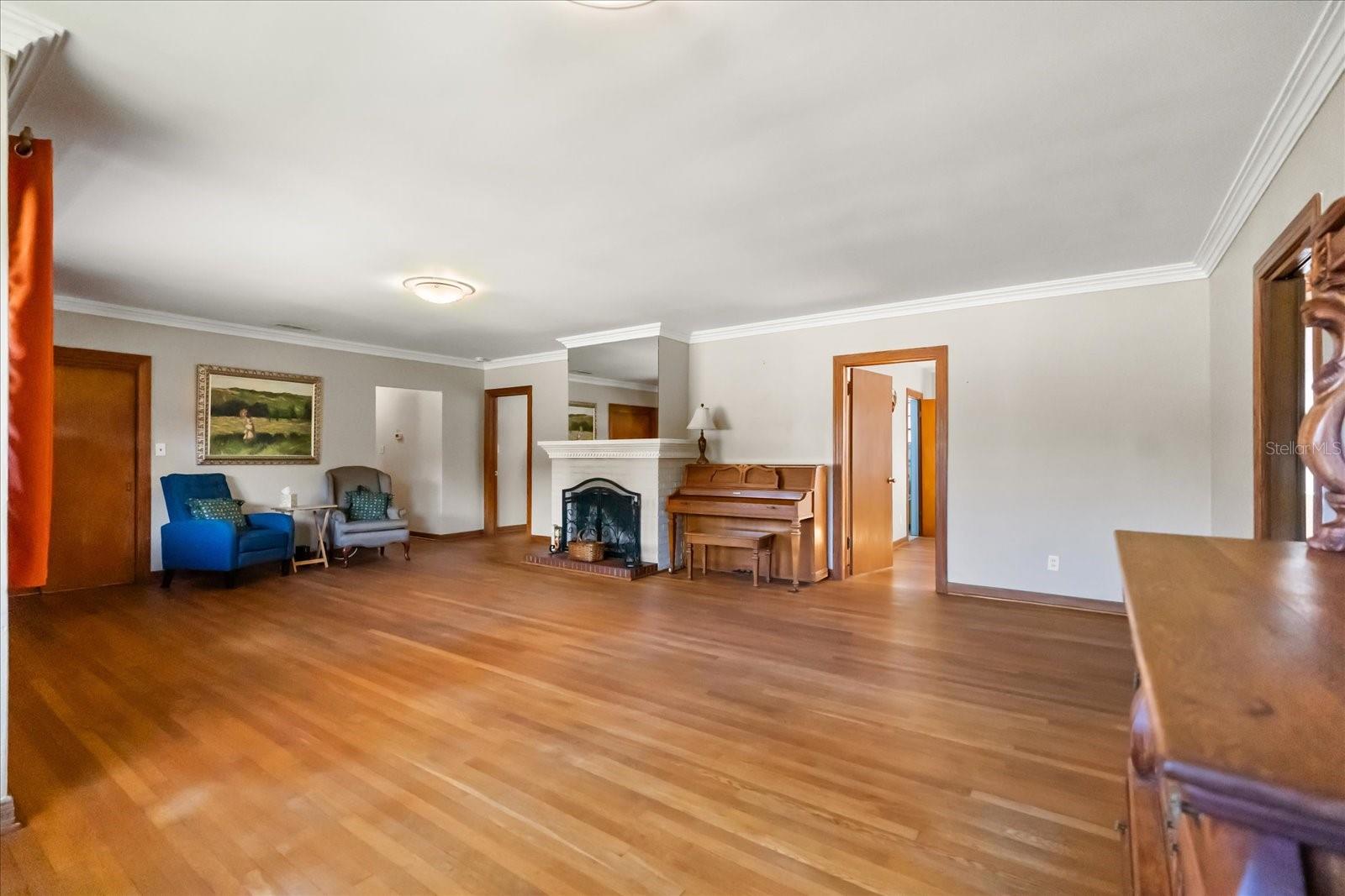 WINTER GARDEN SHORES REP - Residential