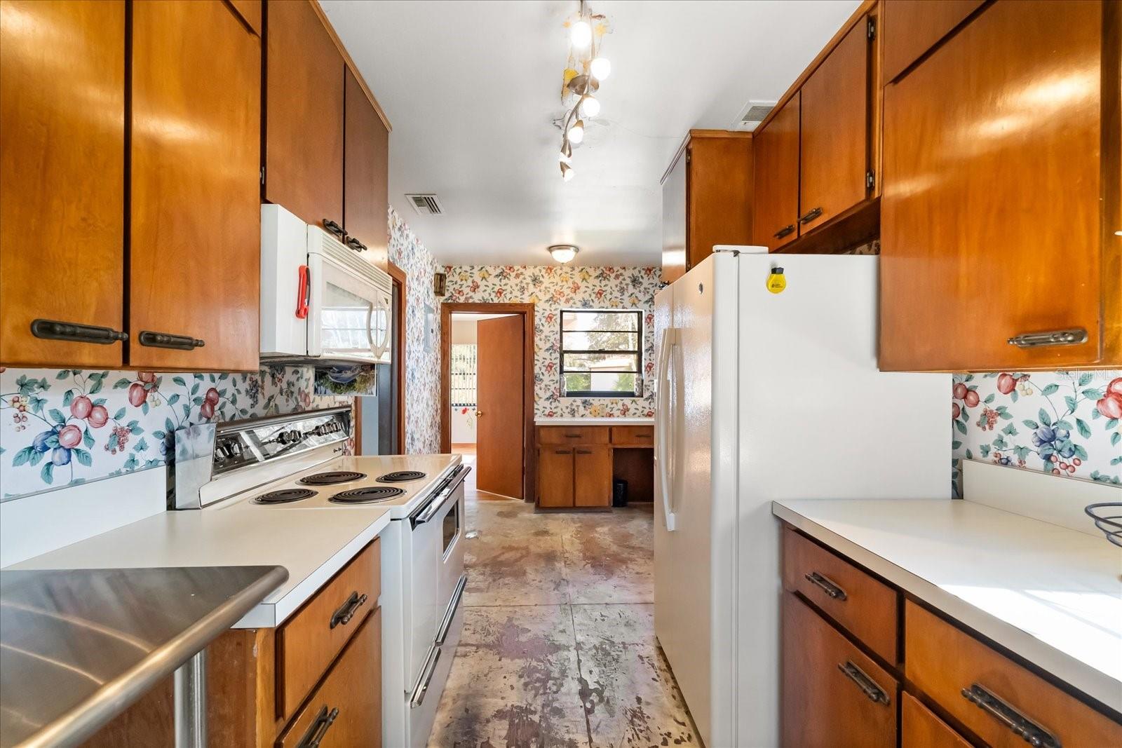 WINTER GARDEN SHORES REP - Residential