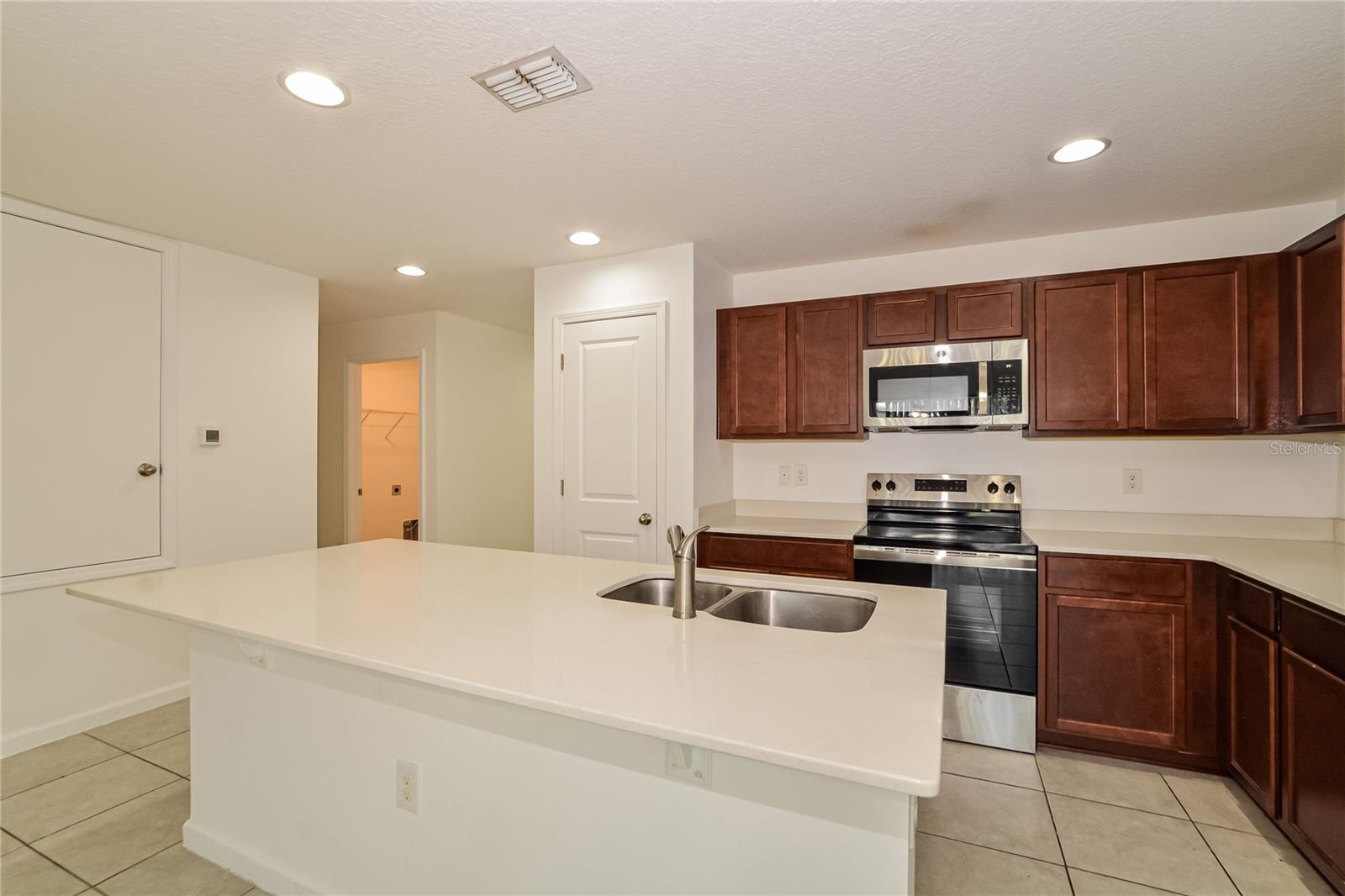 1417 LUCERNE LOOP ROAD NE