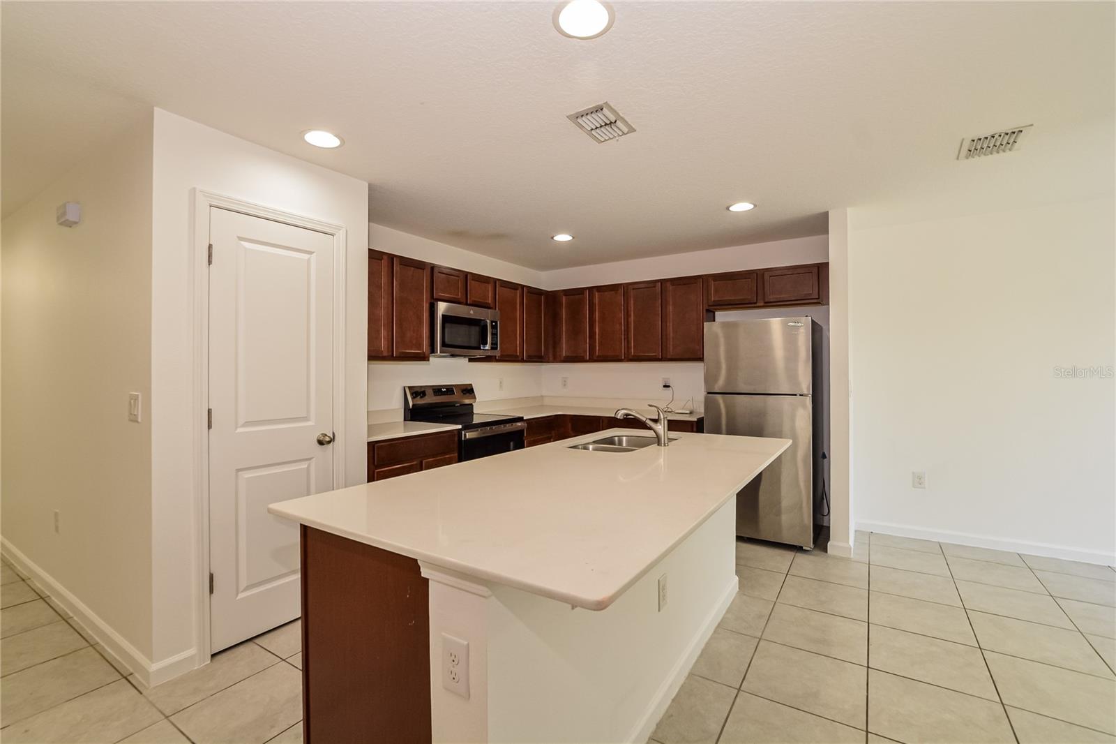 1417 LUCERNE LOOP ROAD NE