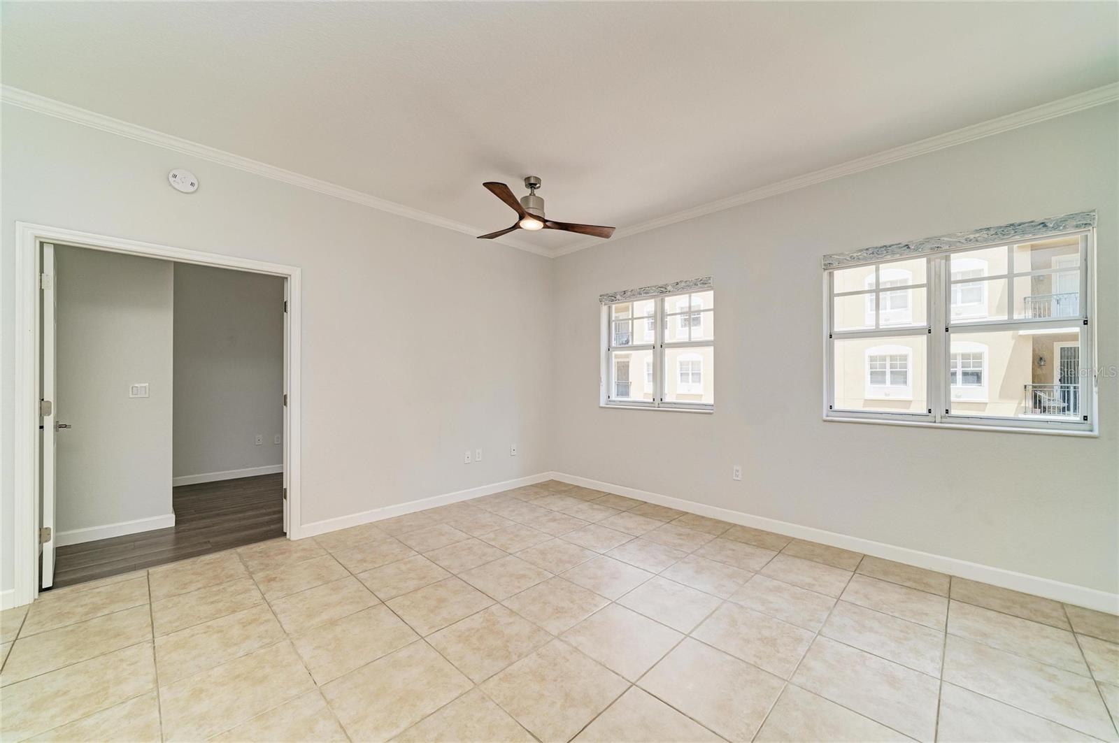 BROADWAY PROMENADE - Residential