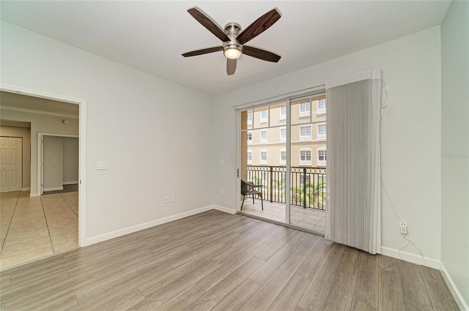 BROADWAY PROMENADE - Residential
