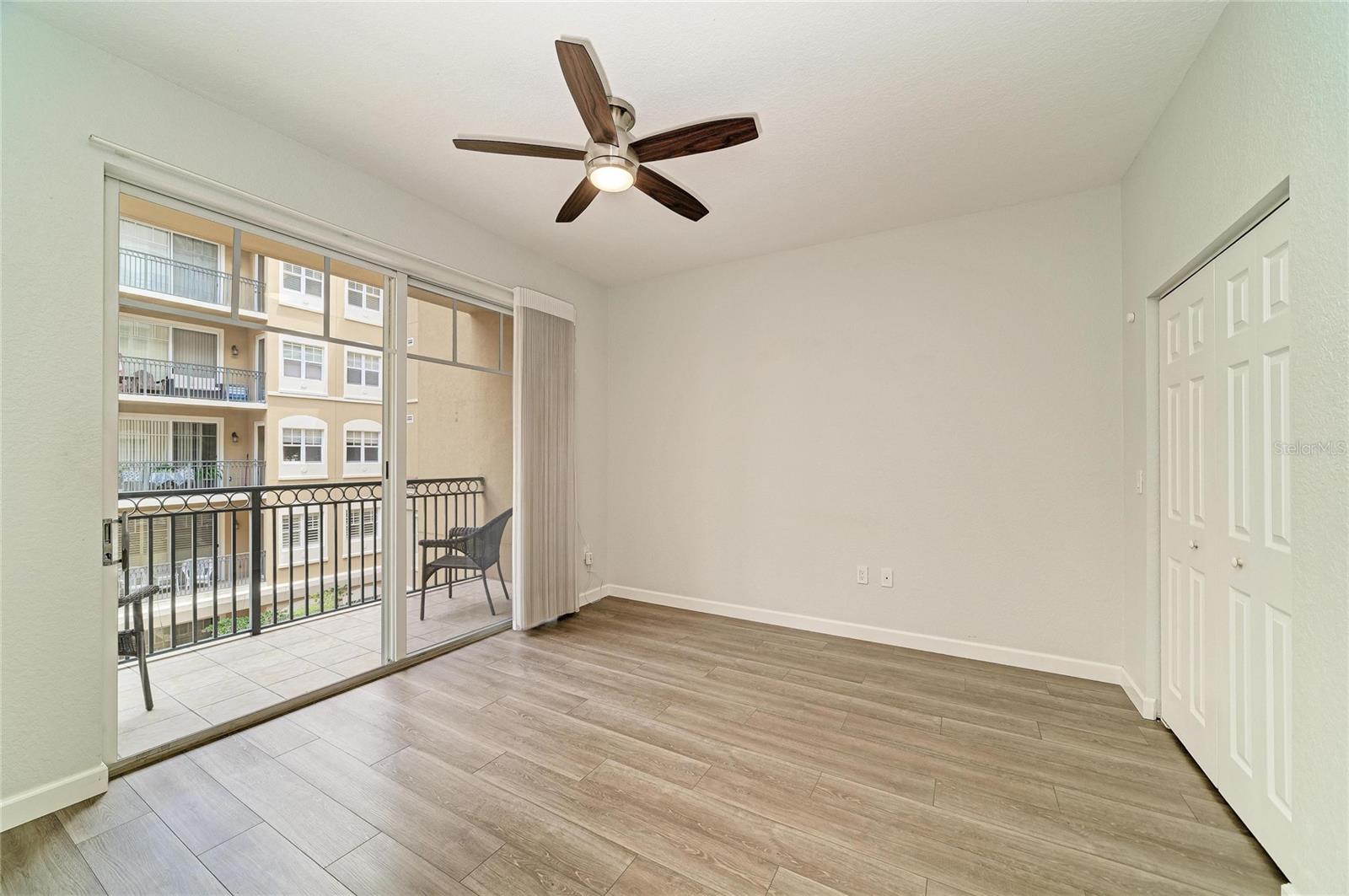 BROADWAY PROMENADE - Residential