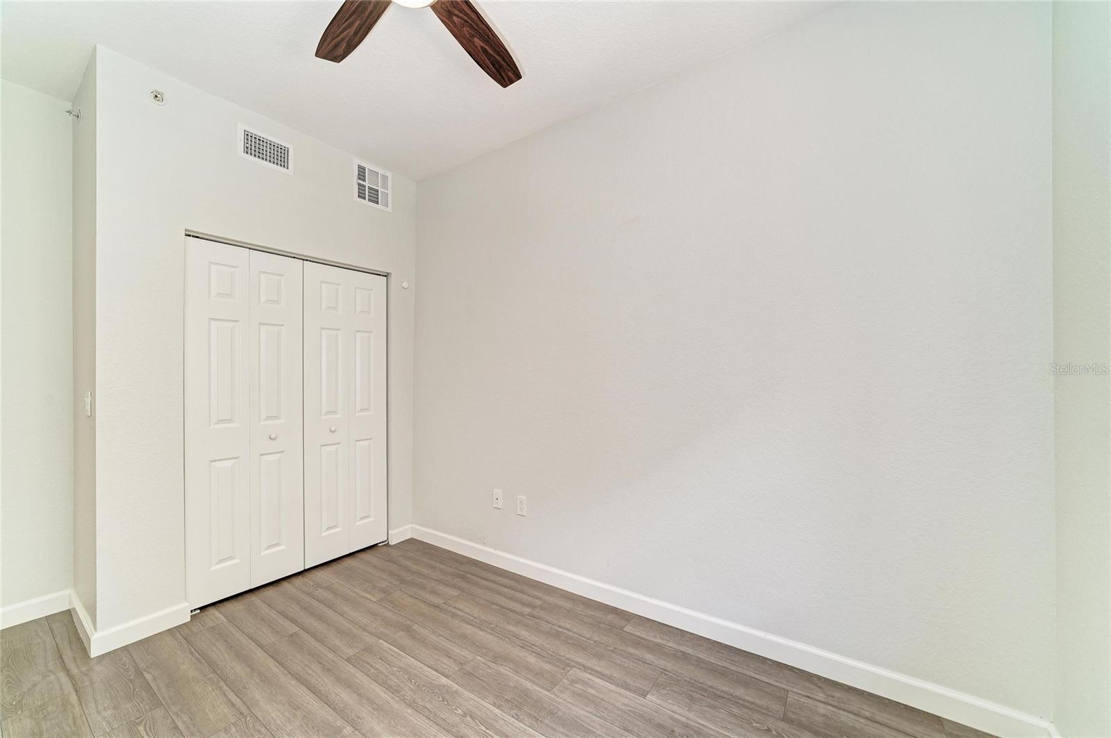 BROADWAY PROMENADE - Residential