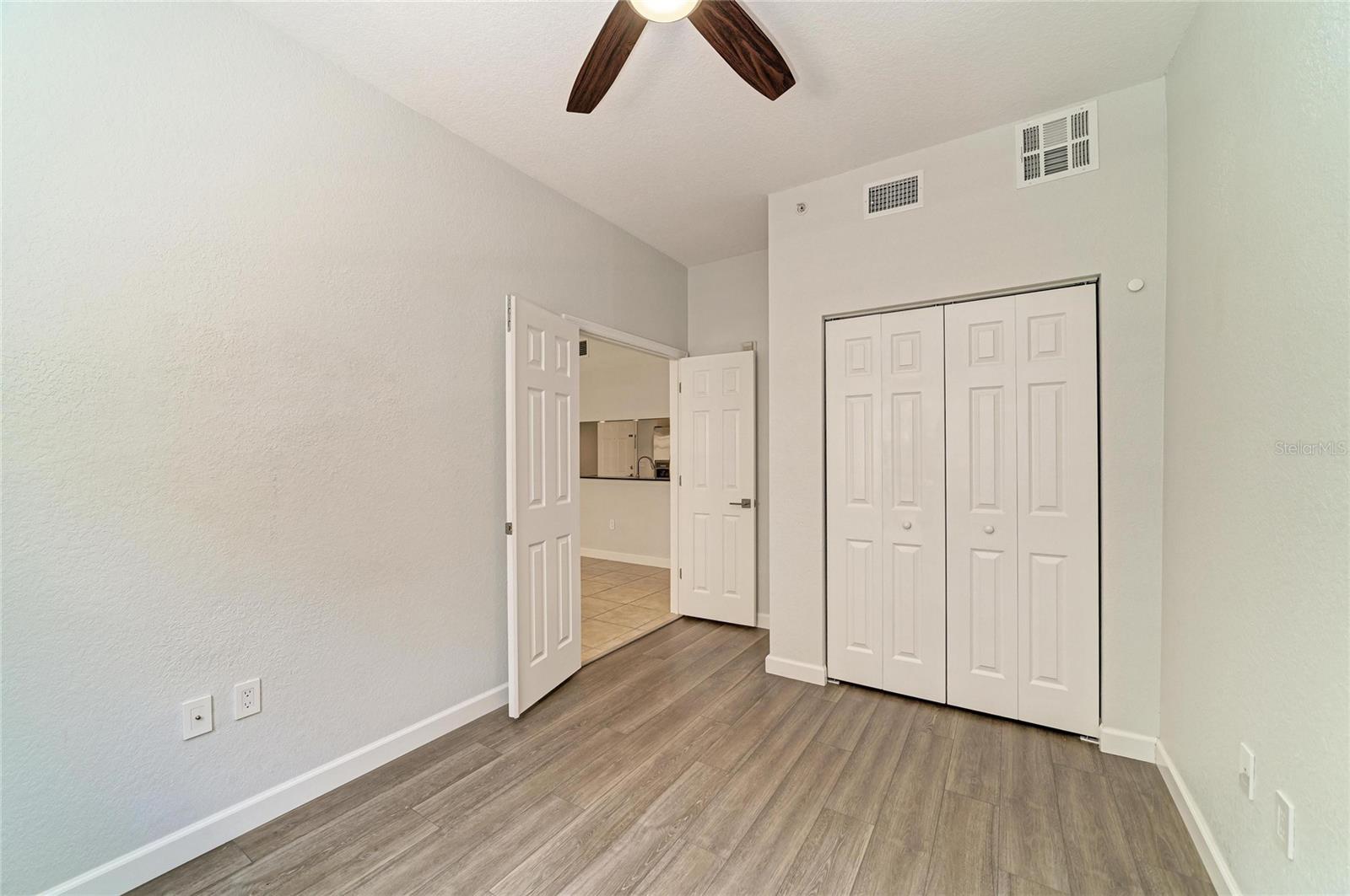 BROADWAY PROMENADE - Residential