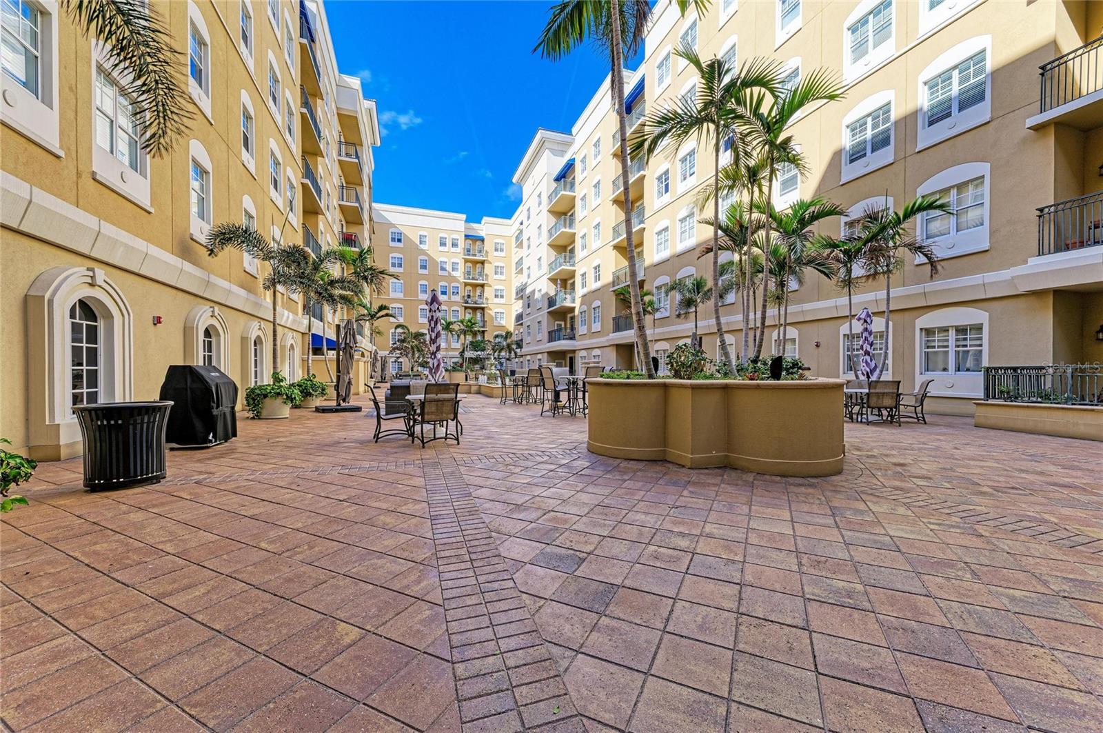 1064 N TAMIAMI TRAIL 1304