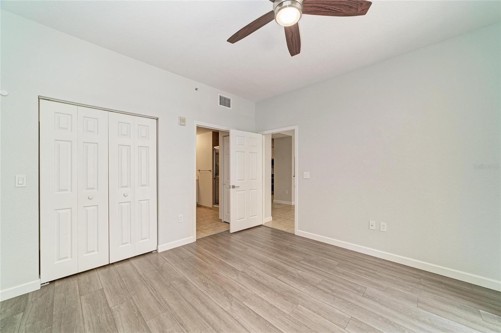 BROADWAY PROMENADE - Residential