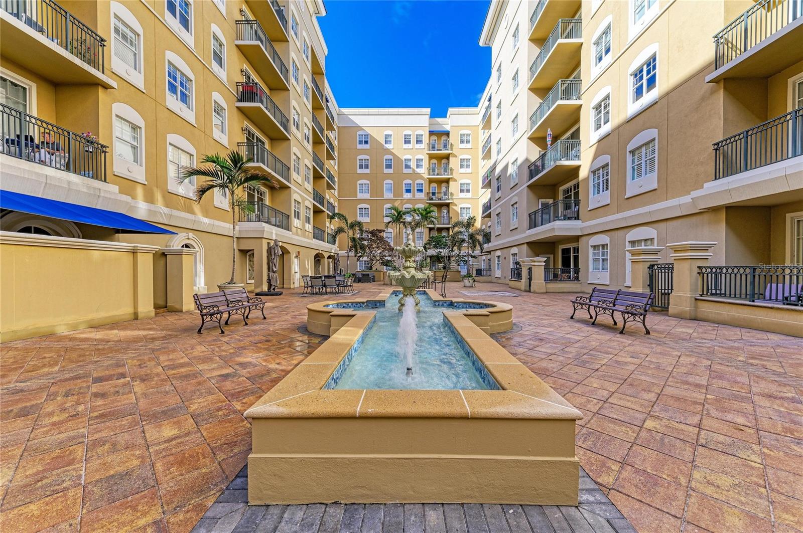 BROADWAY PROMENADE - Residential
