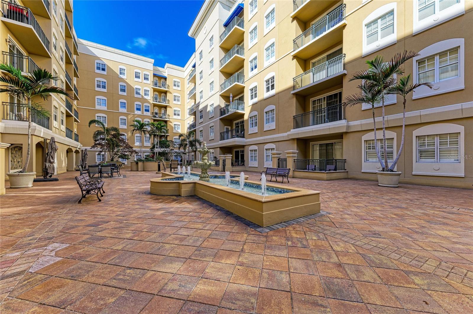 BROADWAY PROMENADE - Residential