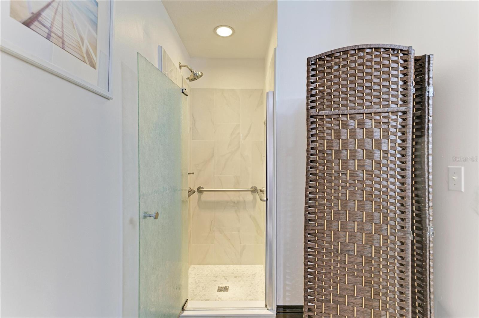 BROADWAY PROMENADE - Residential