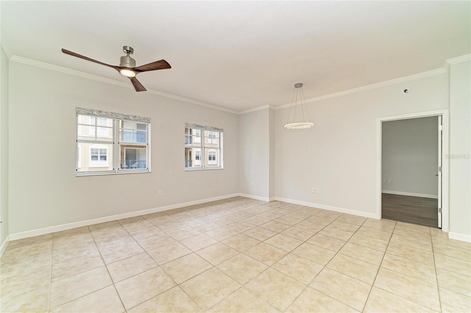 BROADWAY PROMENADE - Residential