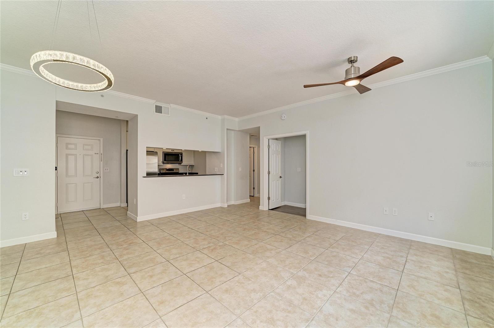 BROADWAY PROMENADE - Residential