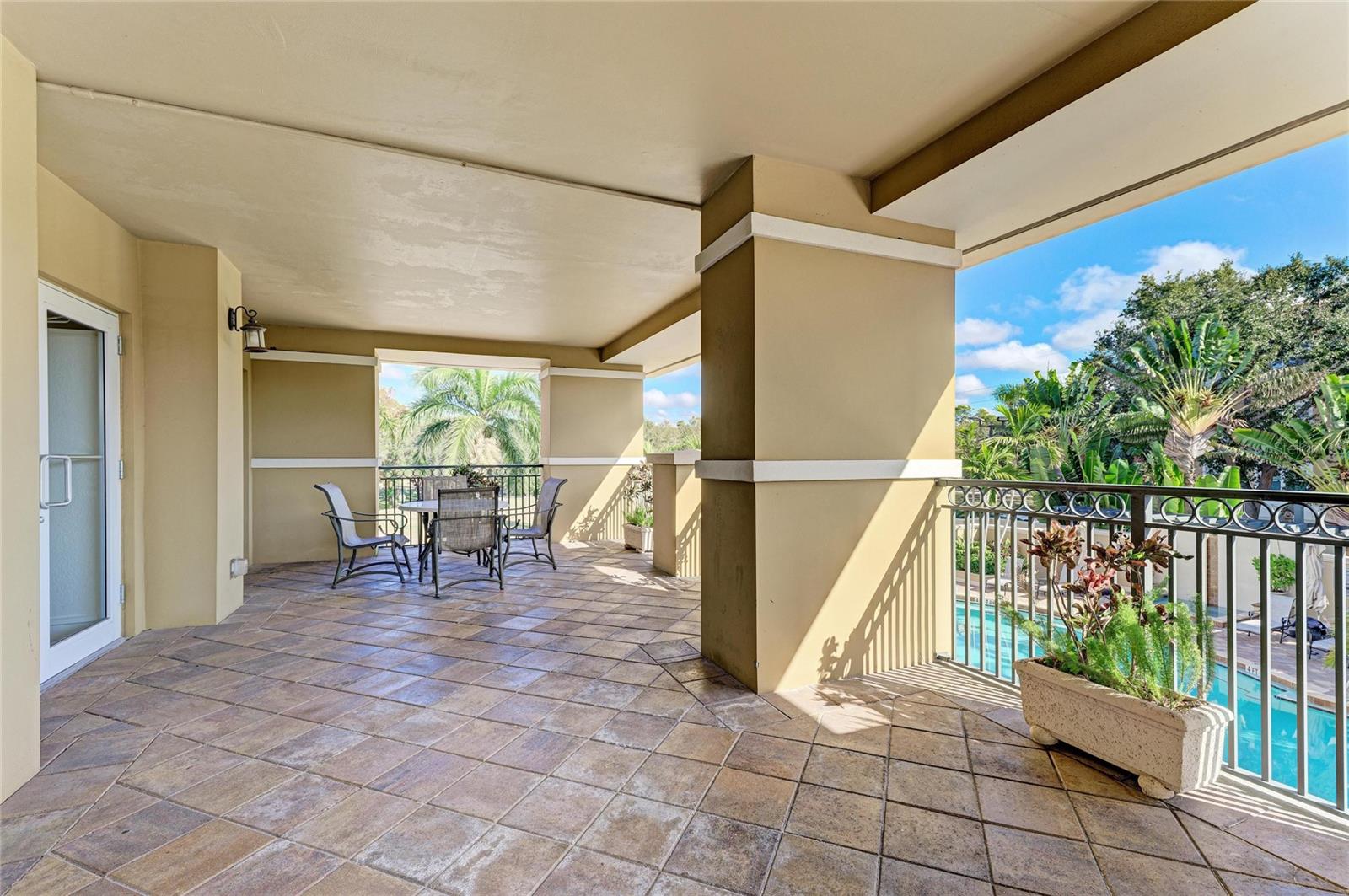 BROADWAY PROMENADE - Residential