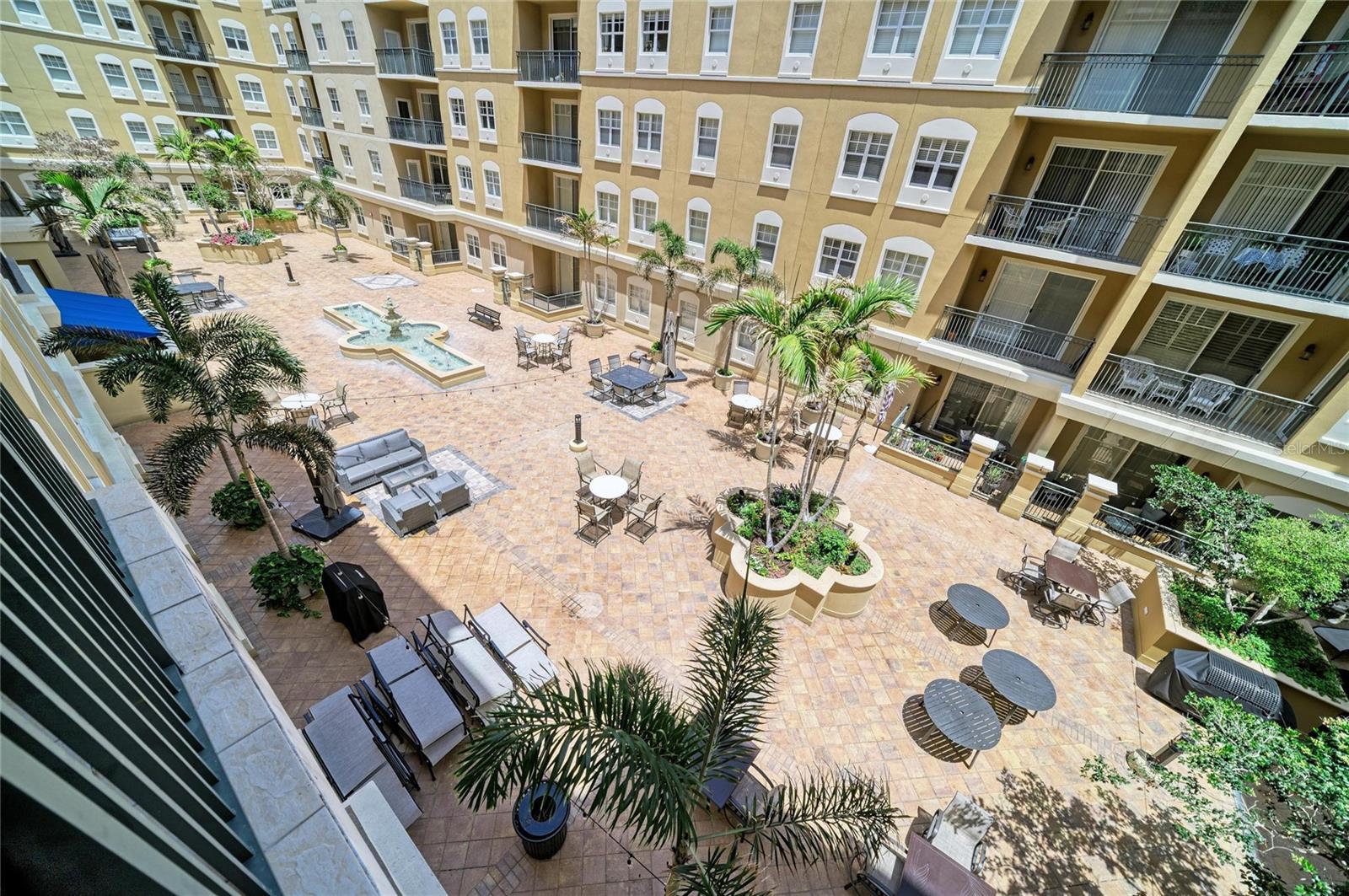 BROADWAY PROMENADE - Residential