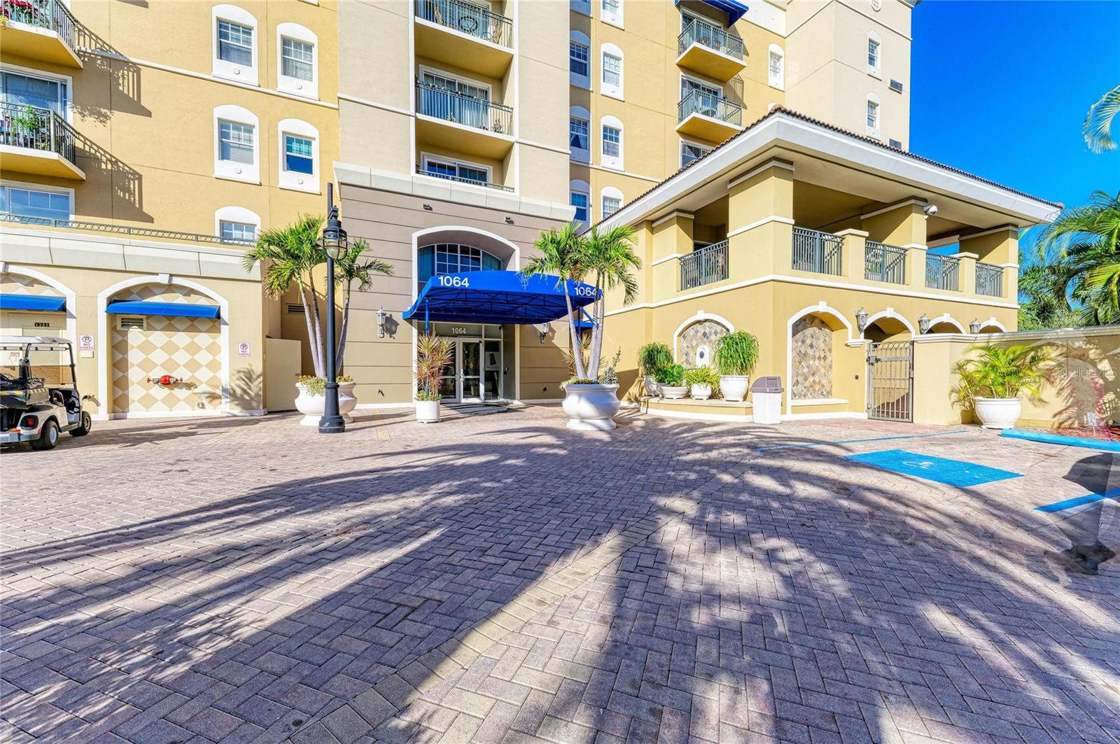 BROADWAY PROMENADE - Residential