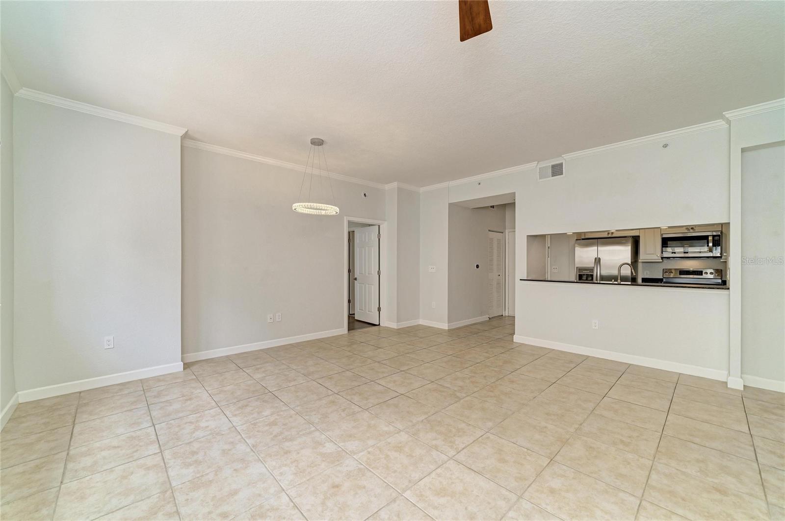 BROADWAY PROMENADE - Residential