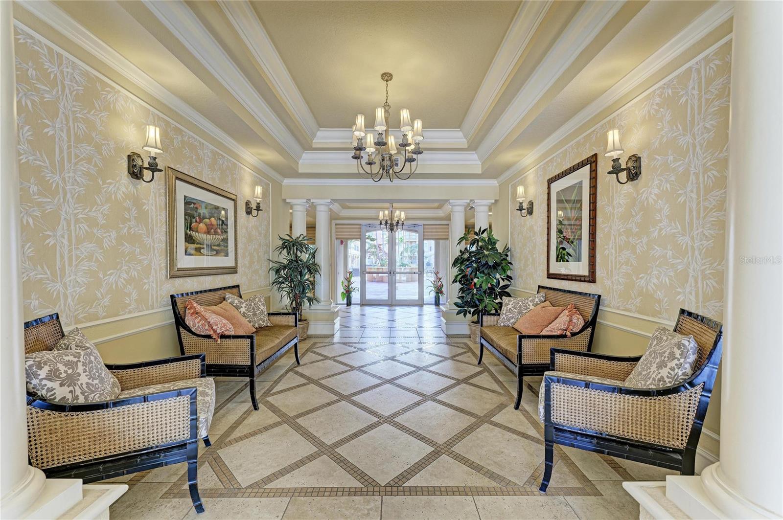 BROADWAY PROMENADE - Residential