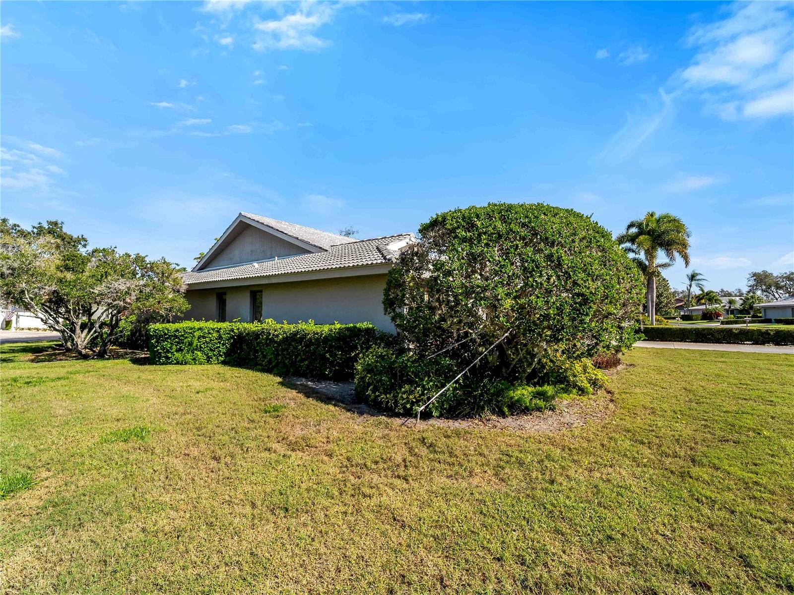 LAKESHORE VILLAGE SOUTH - Residential