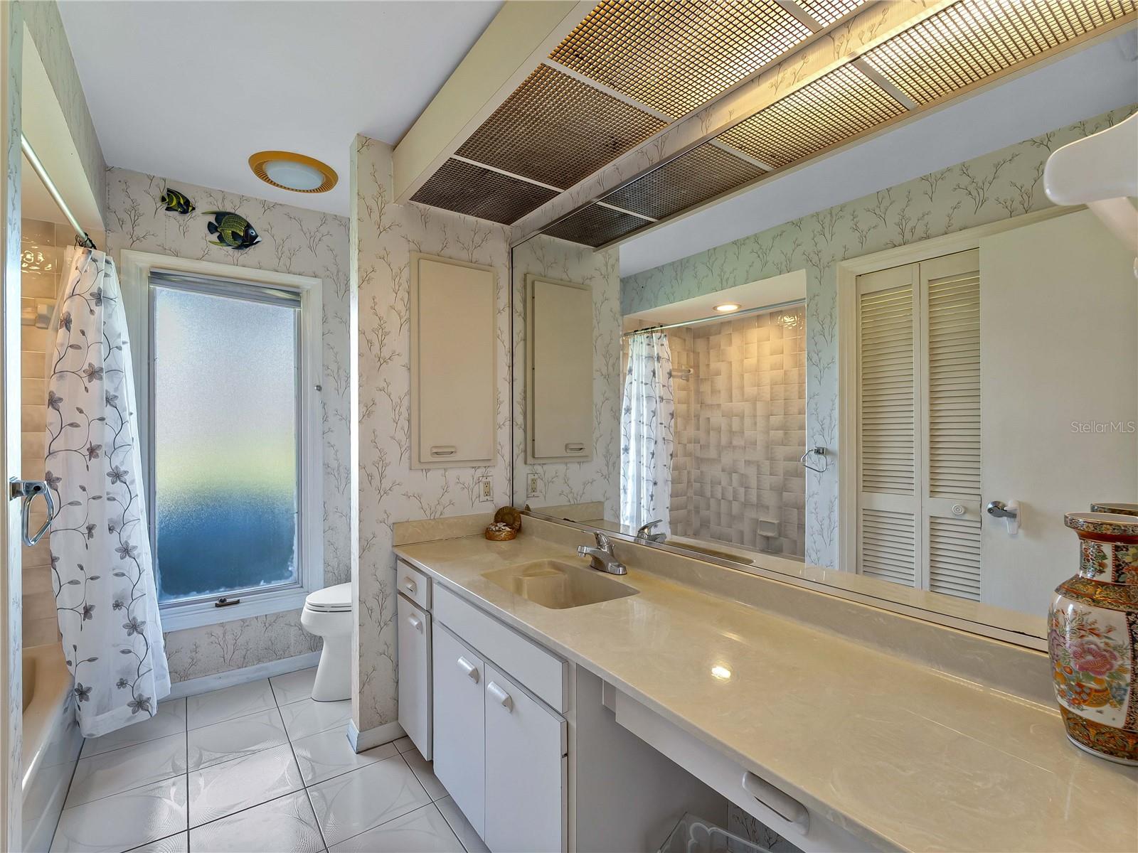 LAKESHORE VILLAGE SOUTH - Residential