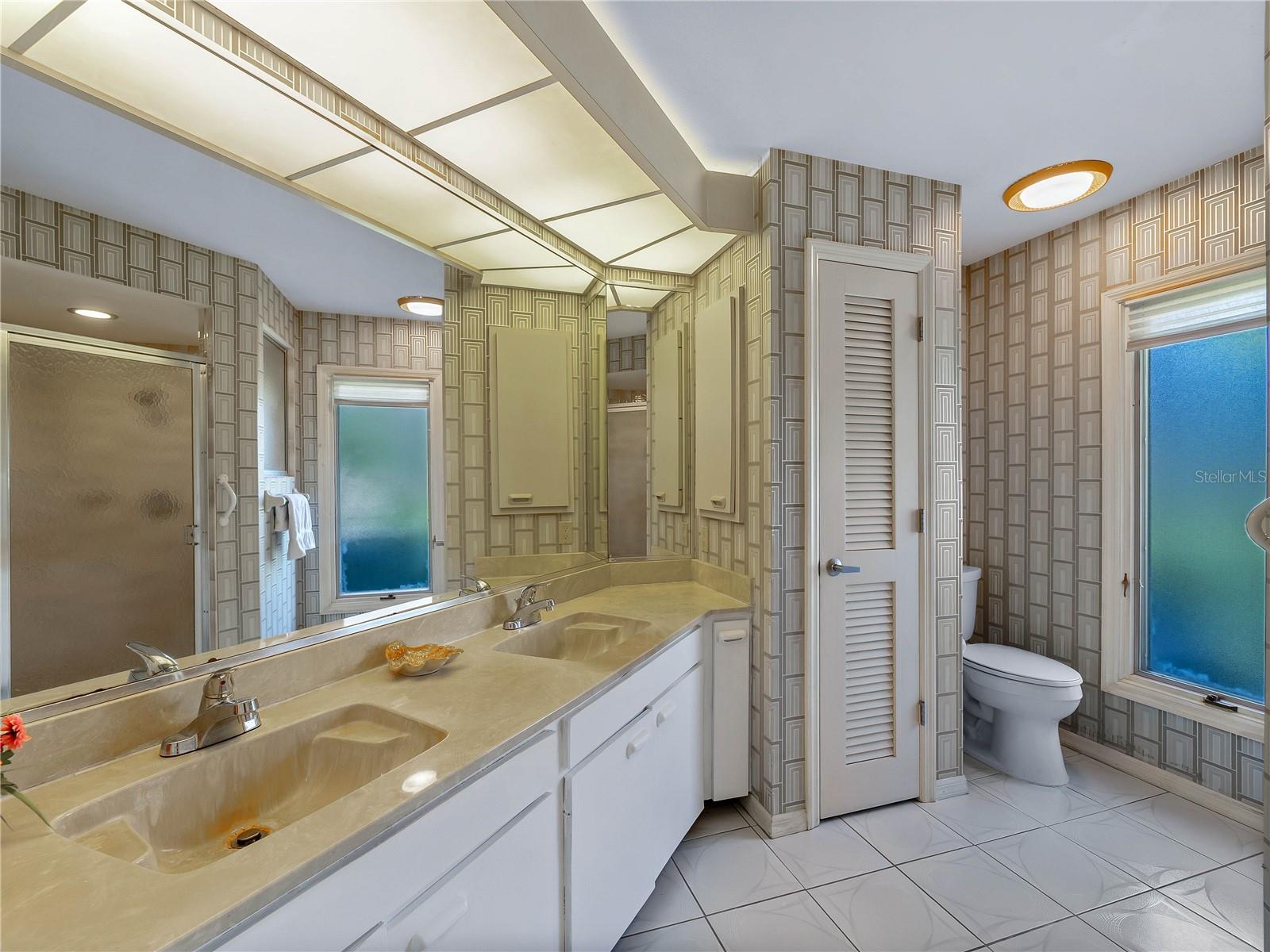 LAKESHORE VILLAGE SOUTH - Residential