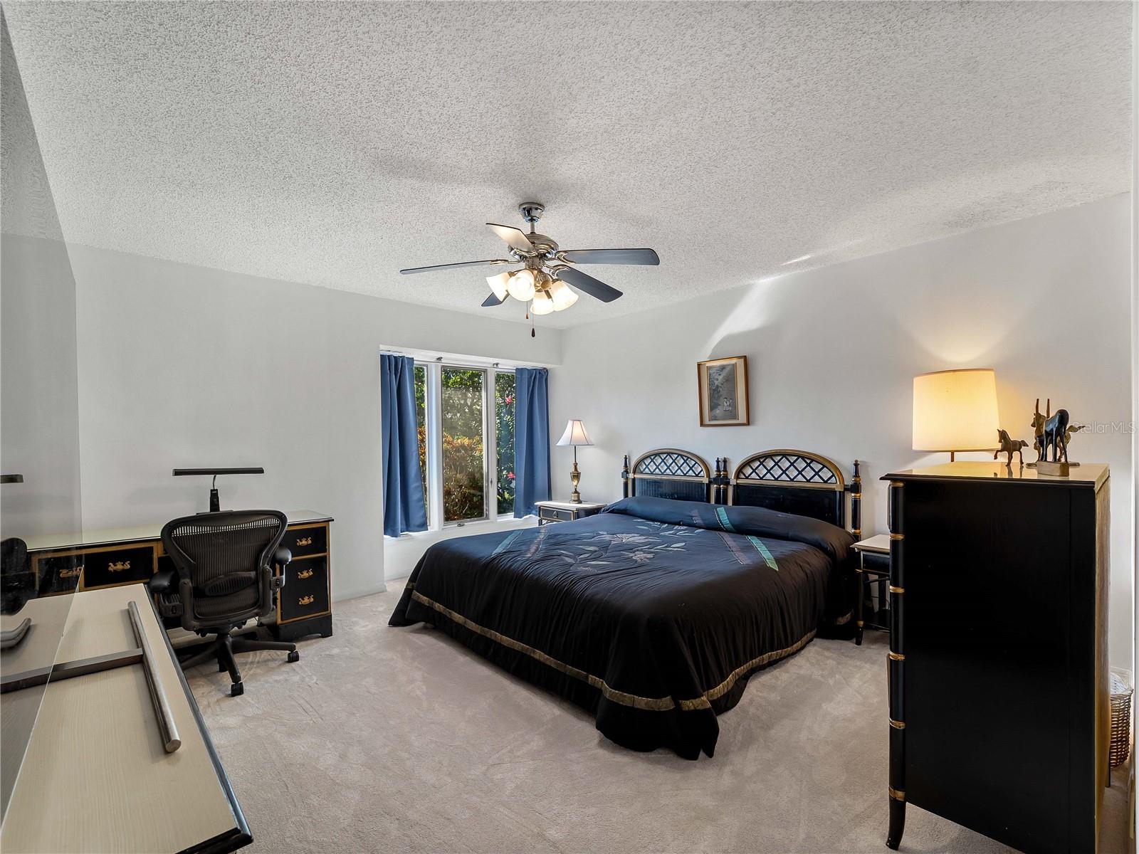 LAKESHORE VILLAGE SOUTH - Residential