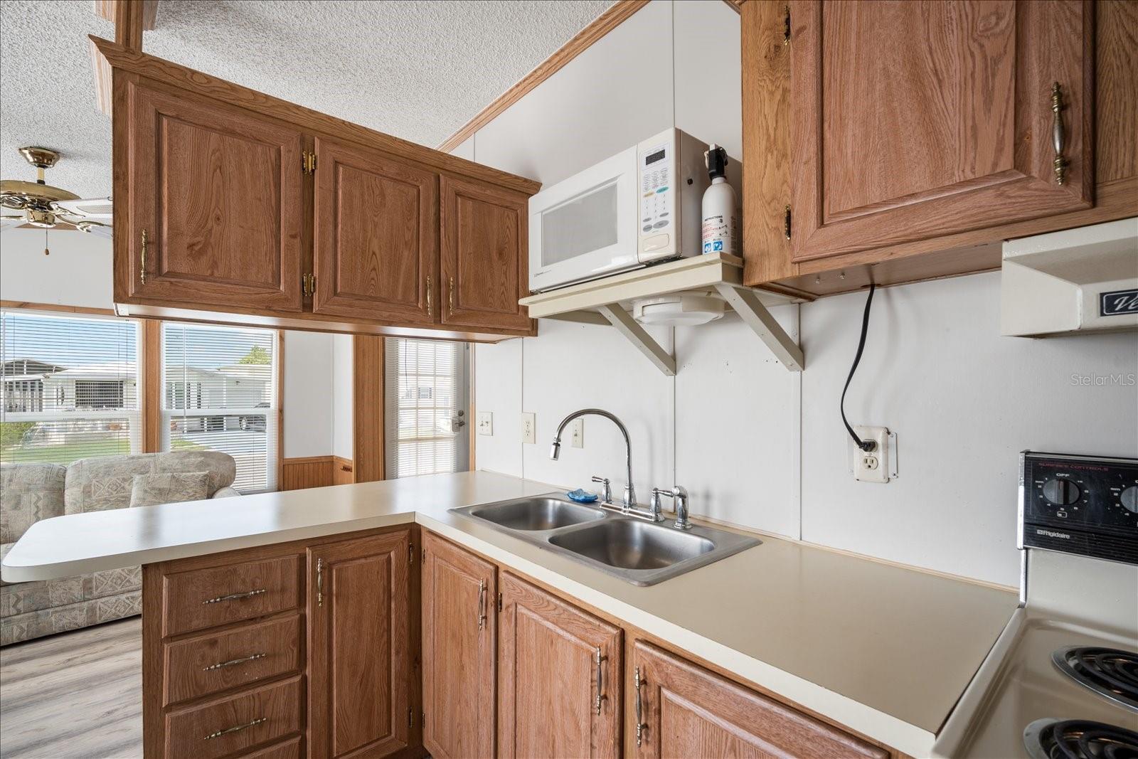 AMERICAN CONDO PARKS - Residential Lease