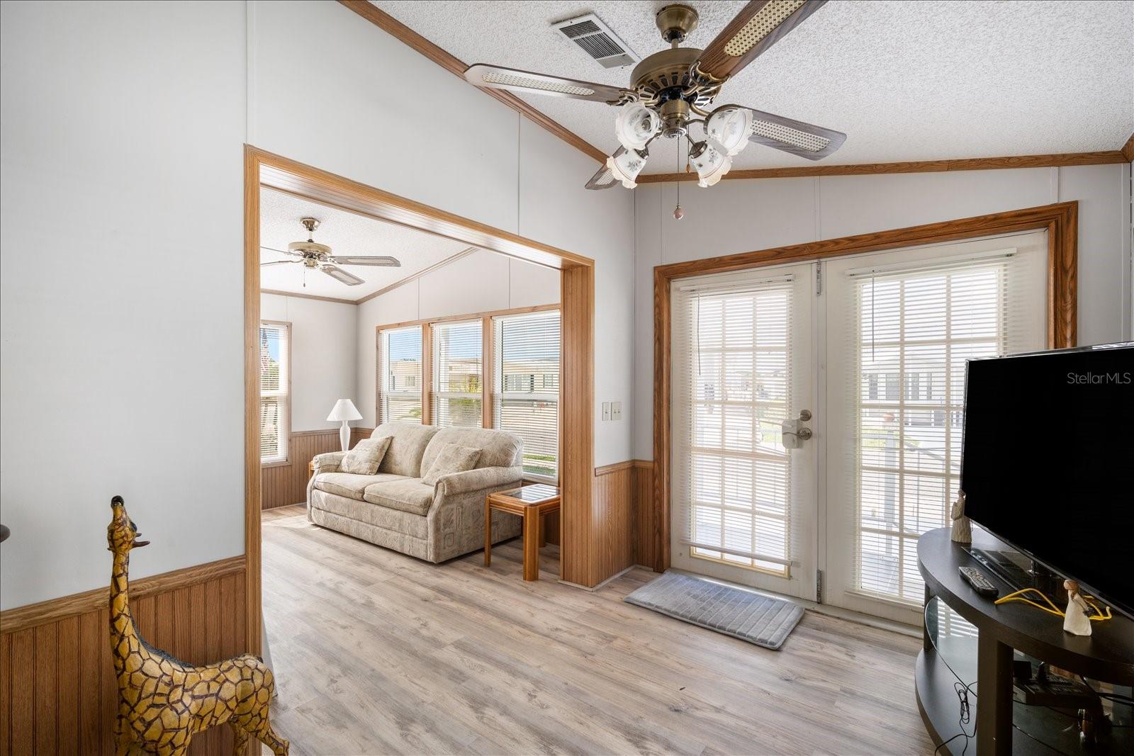 AMERICAN CONDO PARKS - Residential Lease