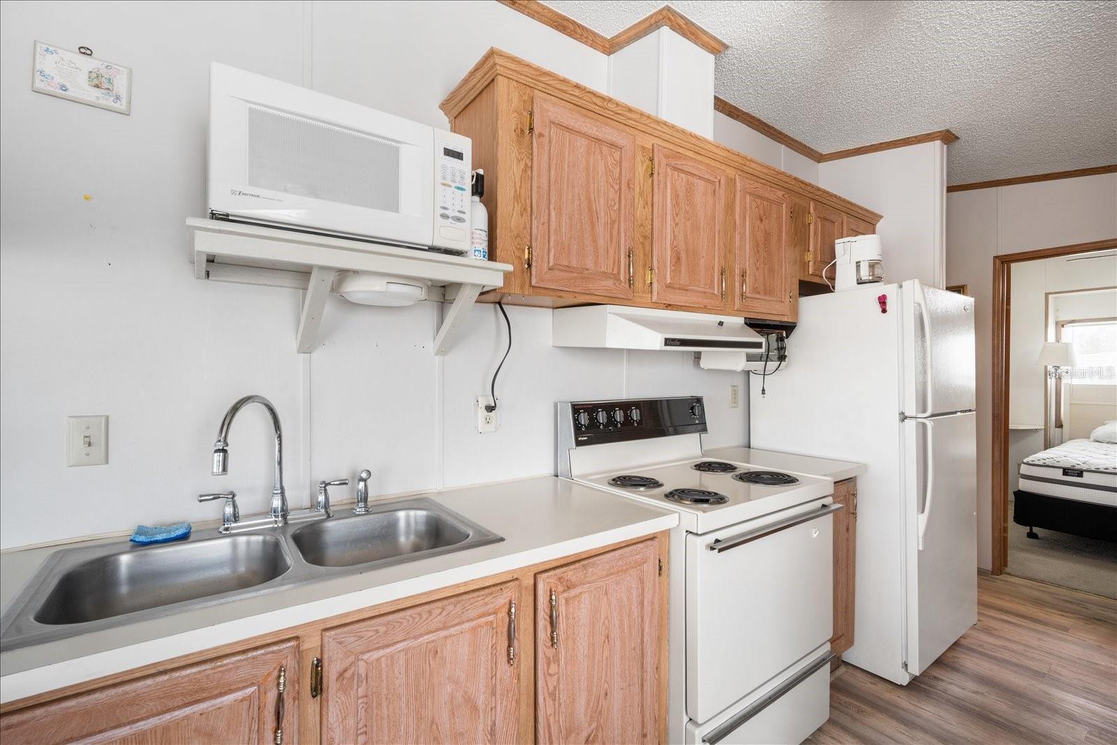 AMERICAN CONDO PARKS - Residential Lease