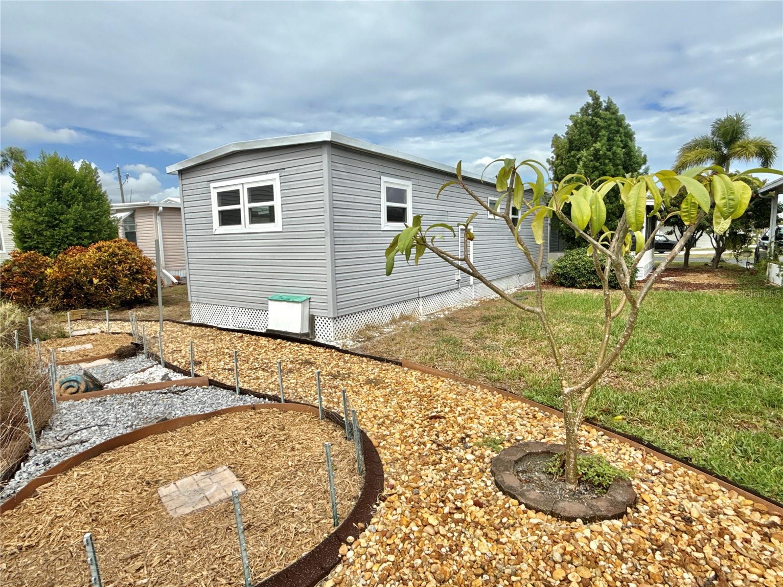 MOBEL AMERICANA MOBILE HOME PARK UNREC - Residential