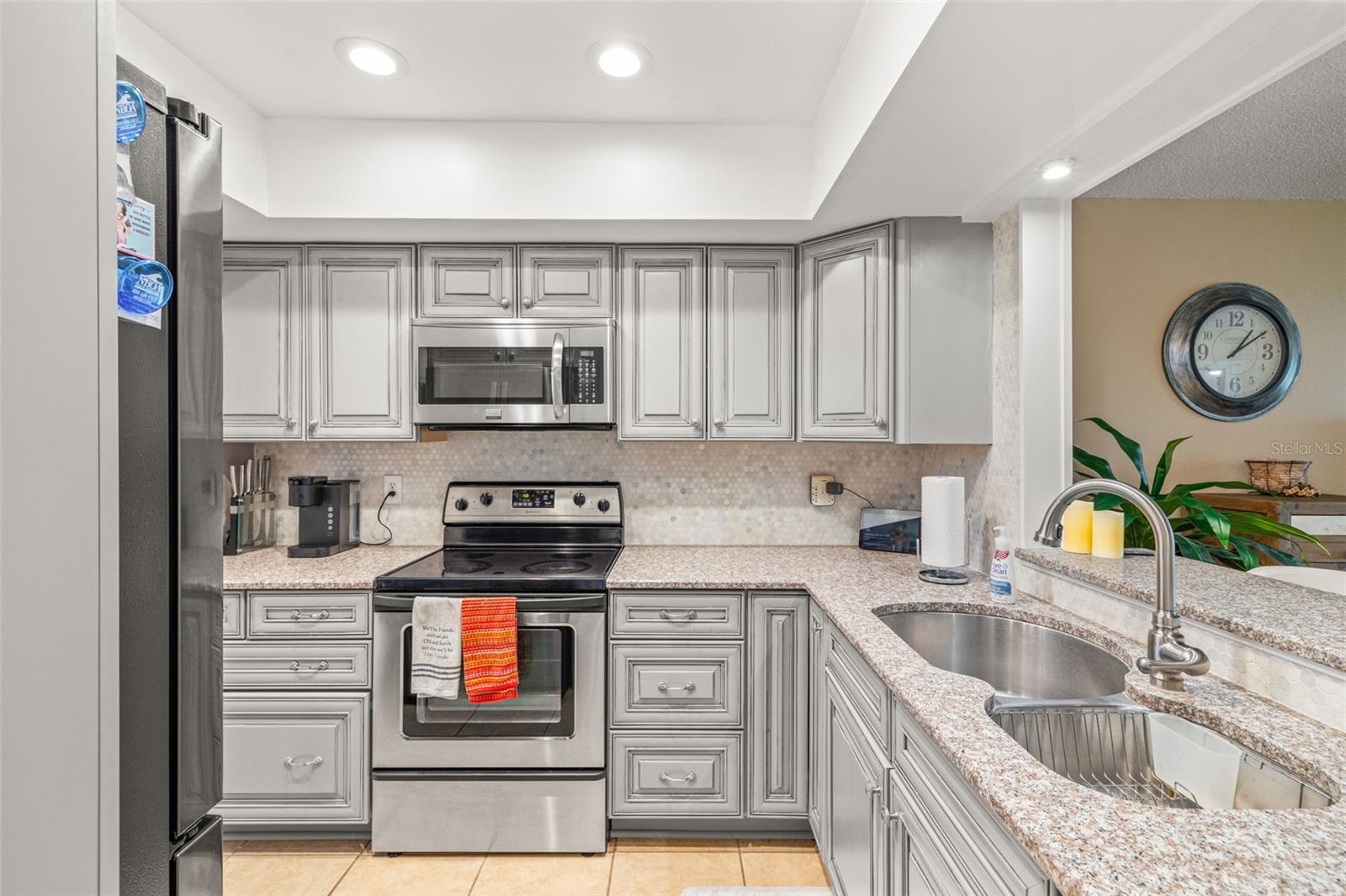 WINDWARD COVE CONDO - Residential