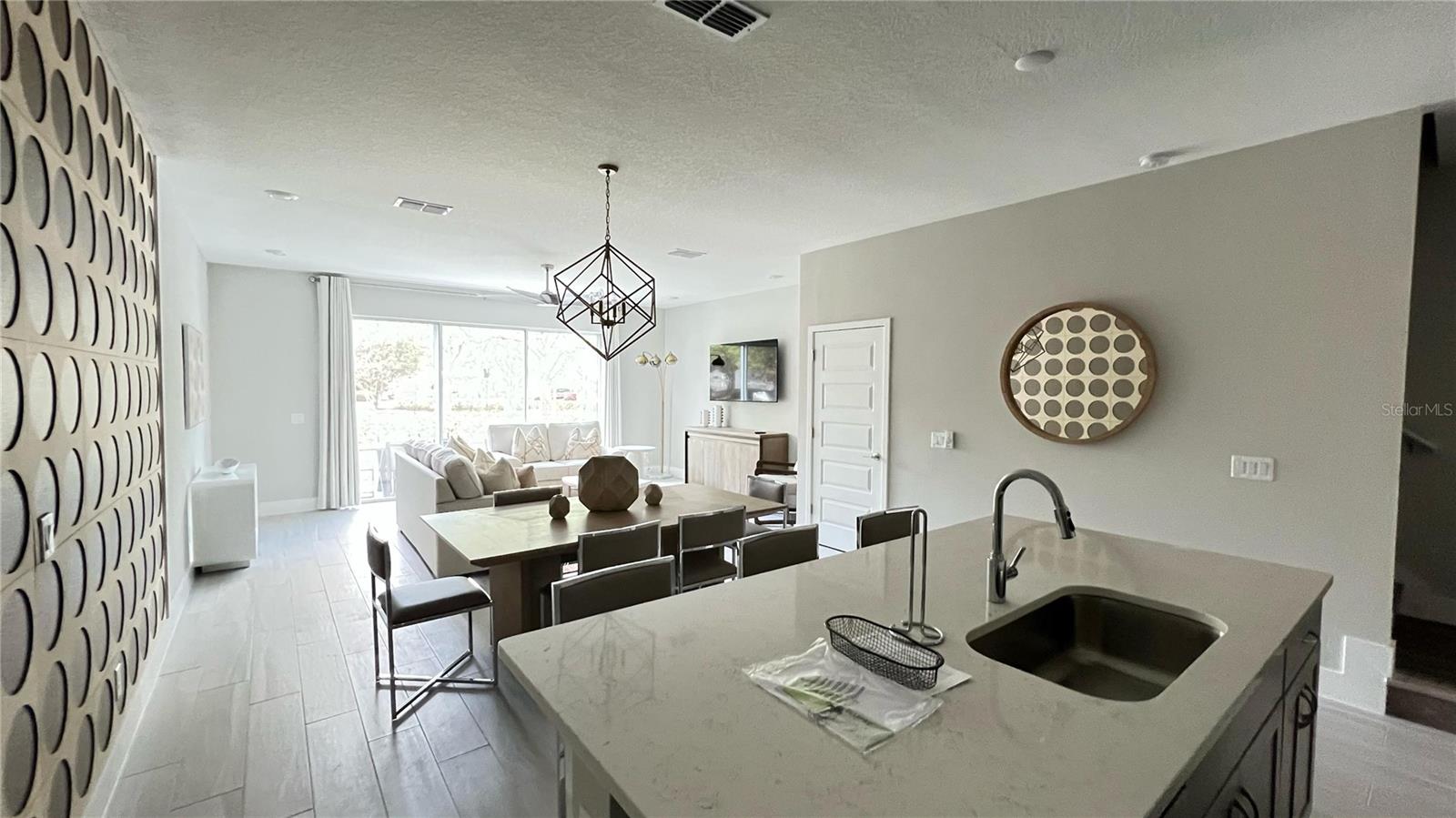 7801 SPECTRUM DRIVE