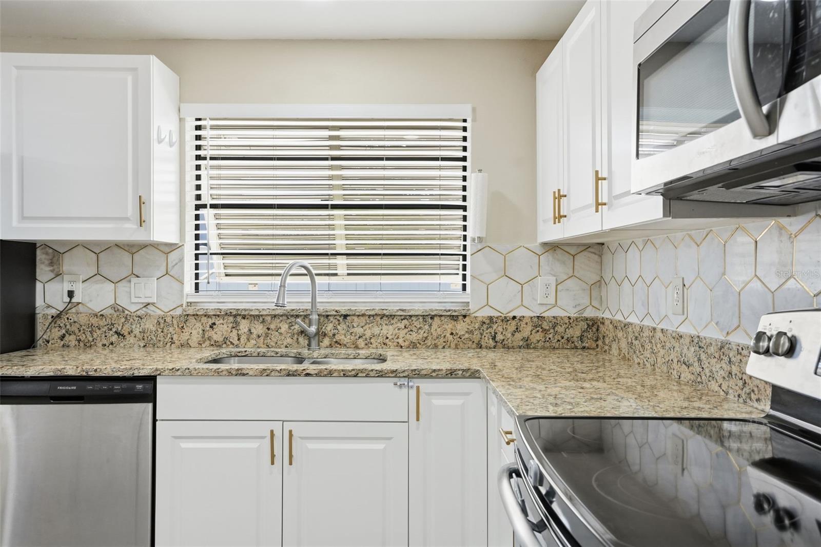 ORCHID LAKE VILLAG - Residential