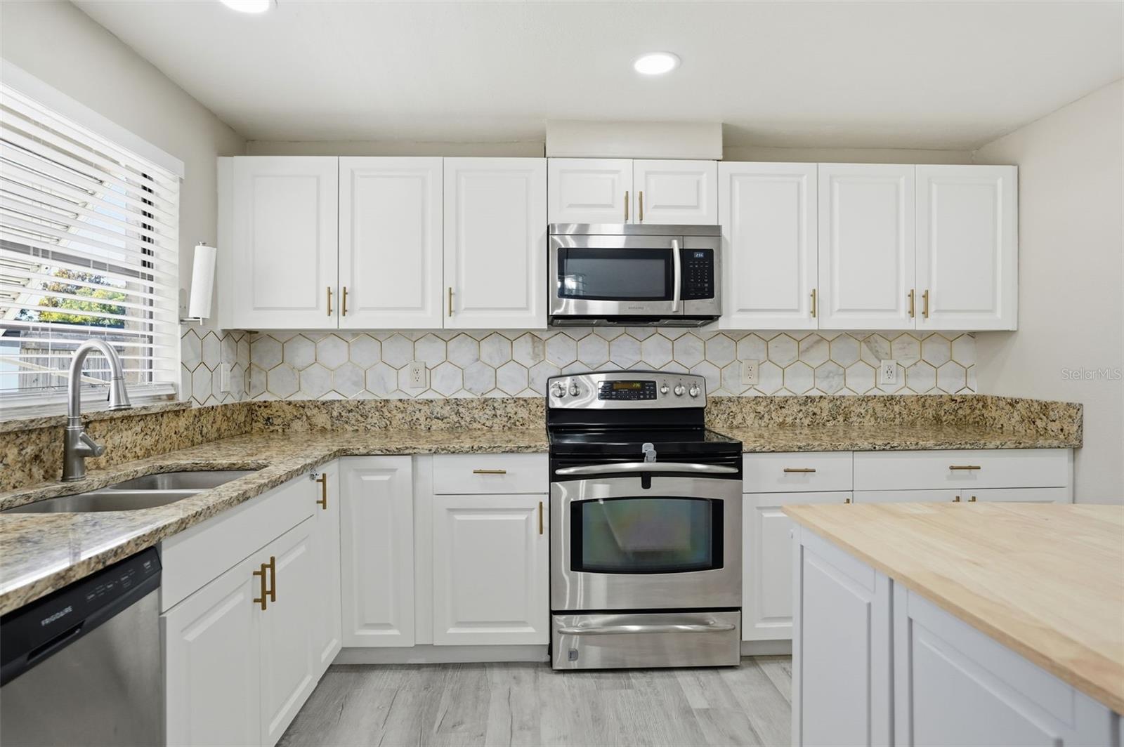 ORCHID LAKE VILLAG - Residential