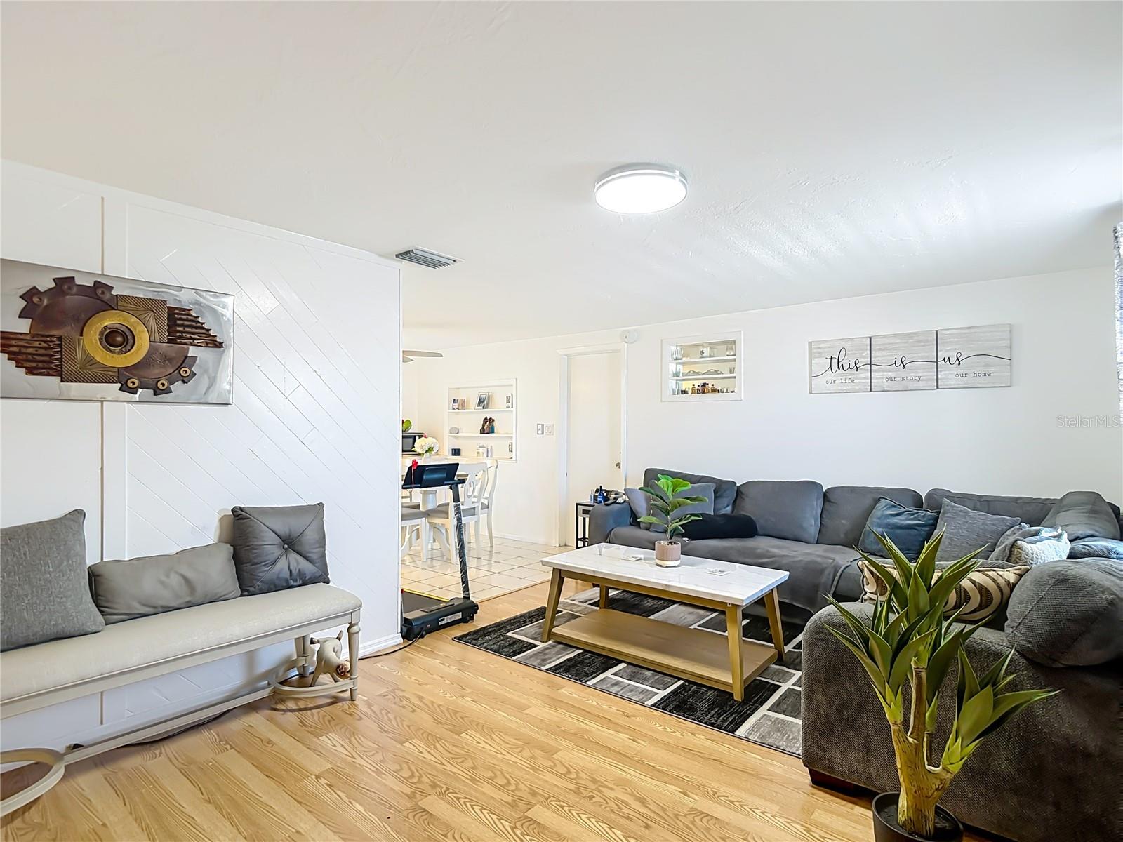 COUNTRY ESTATES - Residential