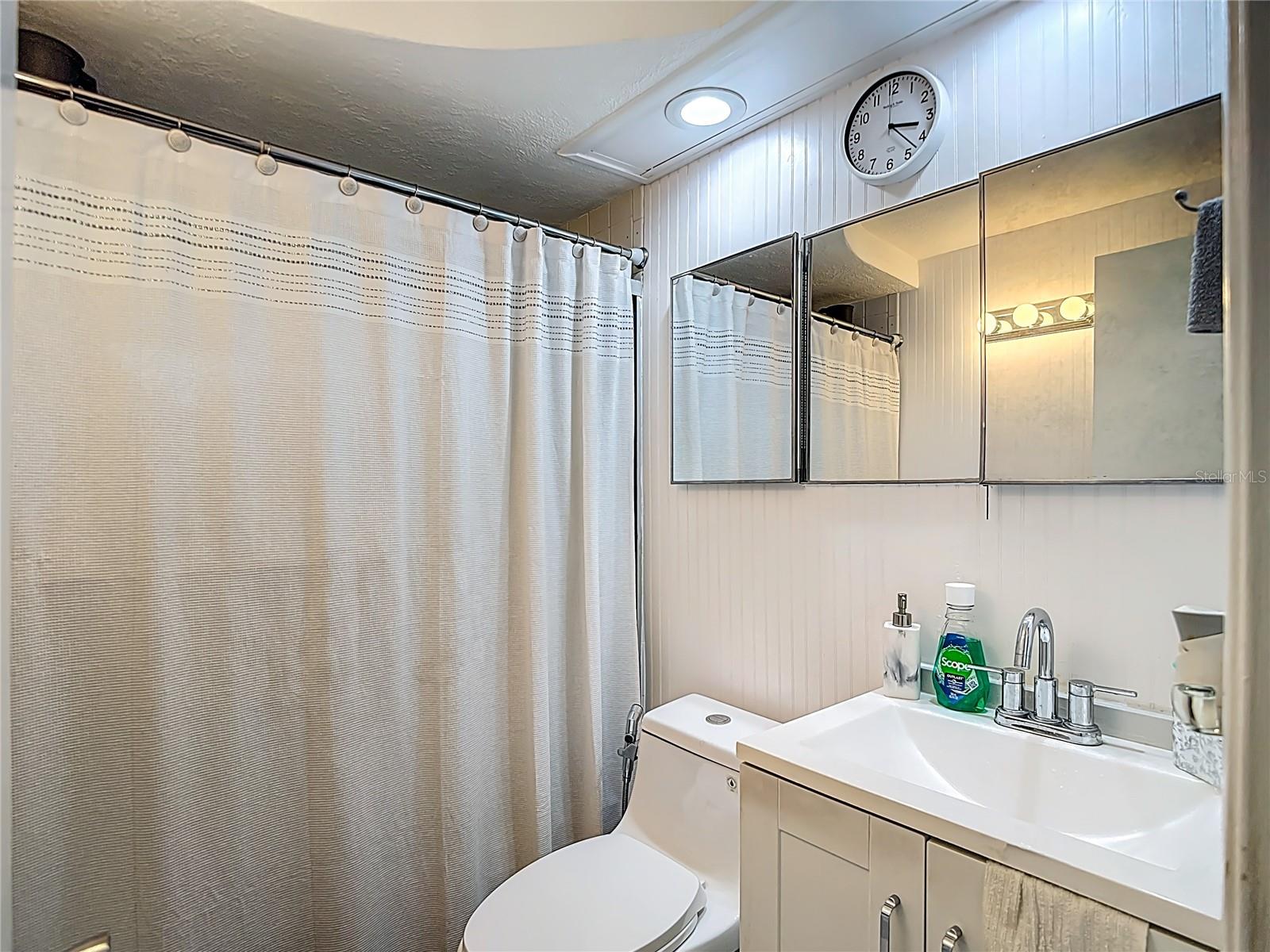 COUNTRY ESTATES - Residential