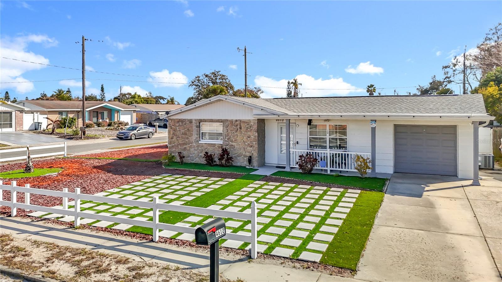 COUNTRY ESTATES - Residential