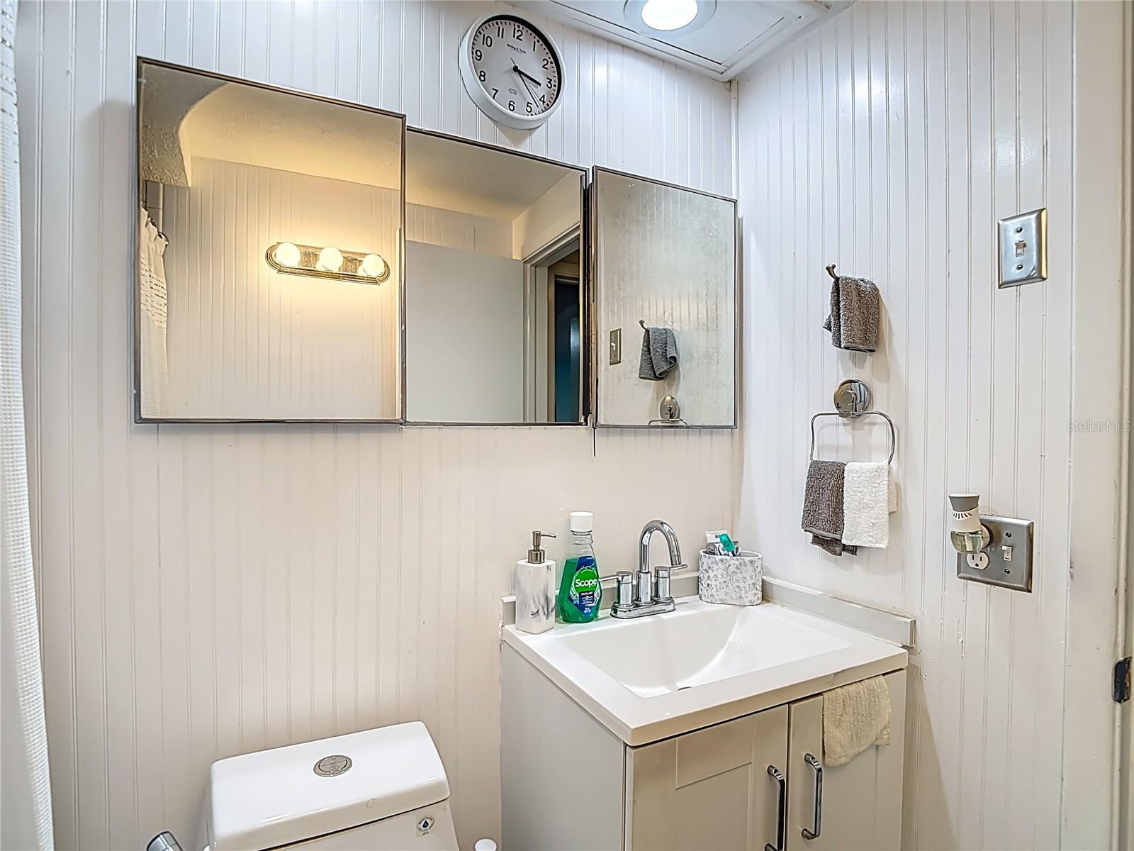 COUNTRY ESTATES - Residential