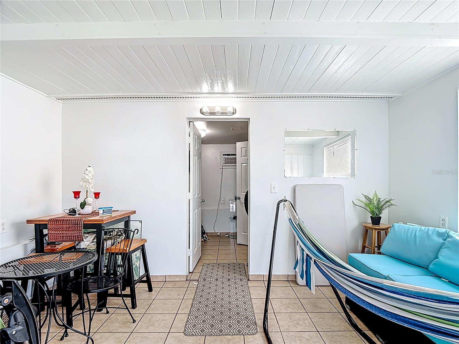 COUNTRY ESTATES - Residential