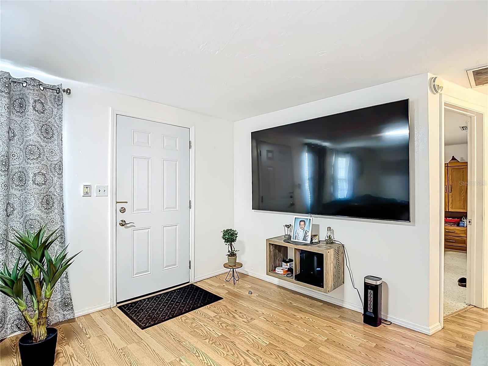 COUNTRY ESTATES - Residential