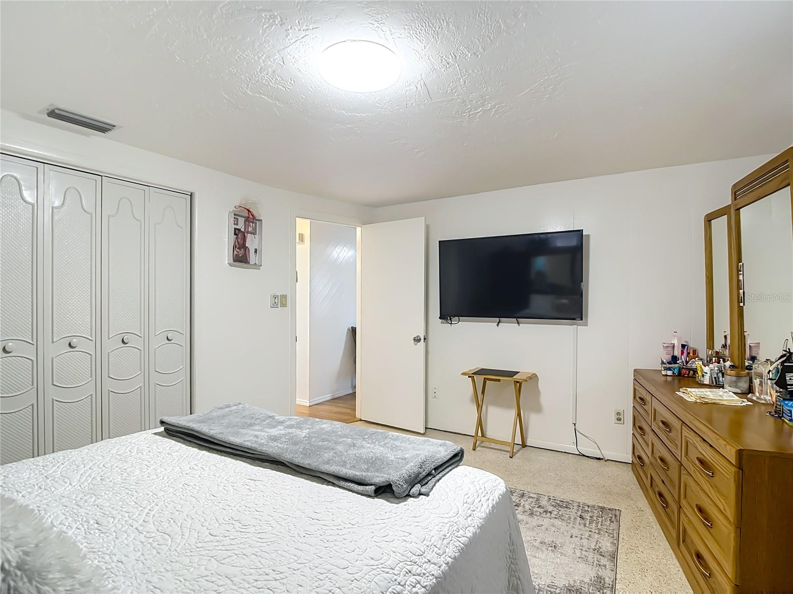 COUNTRY ESTATES - Residential