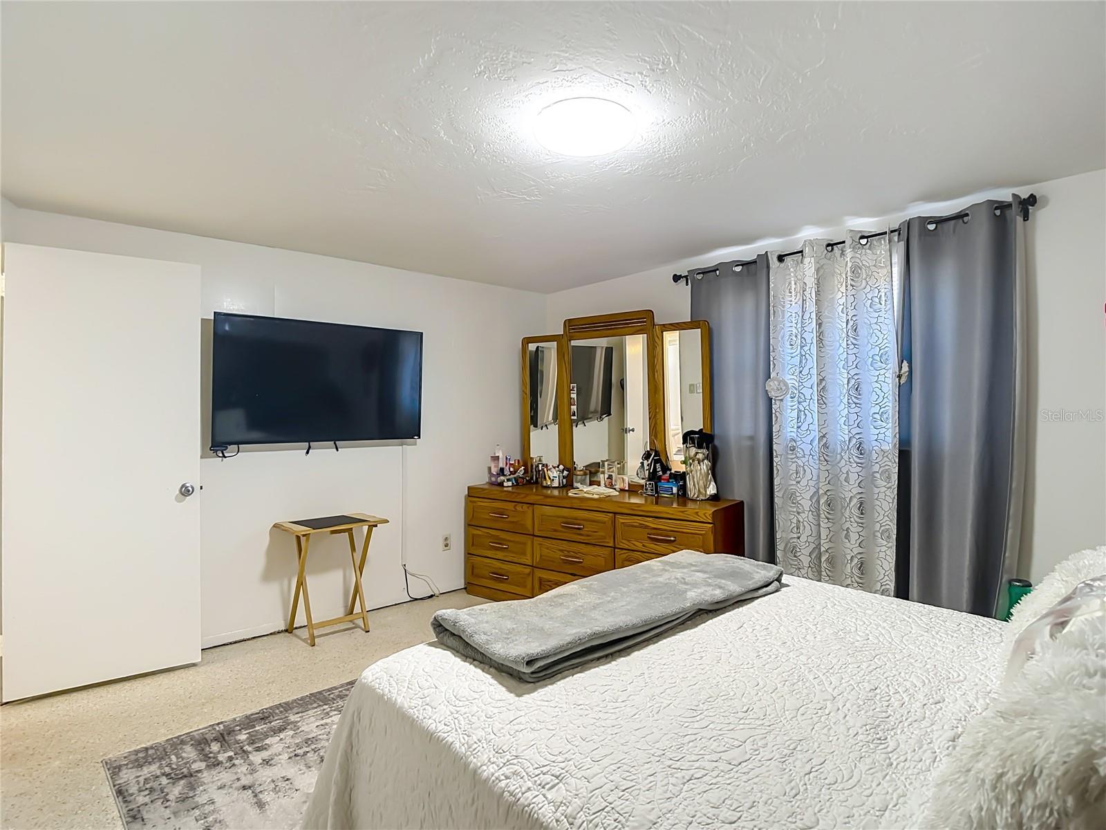 COUNTRY ESTATES - Residential