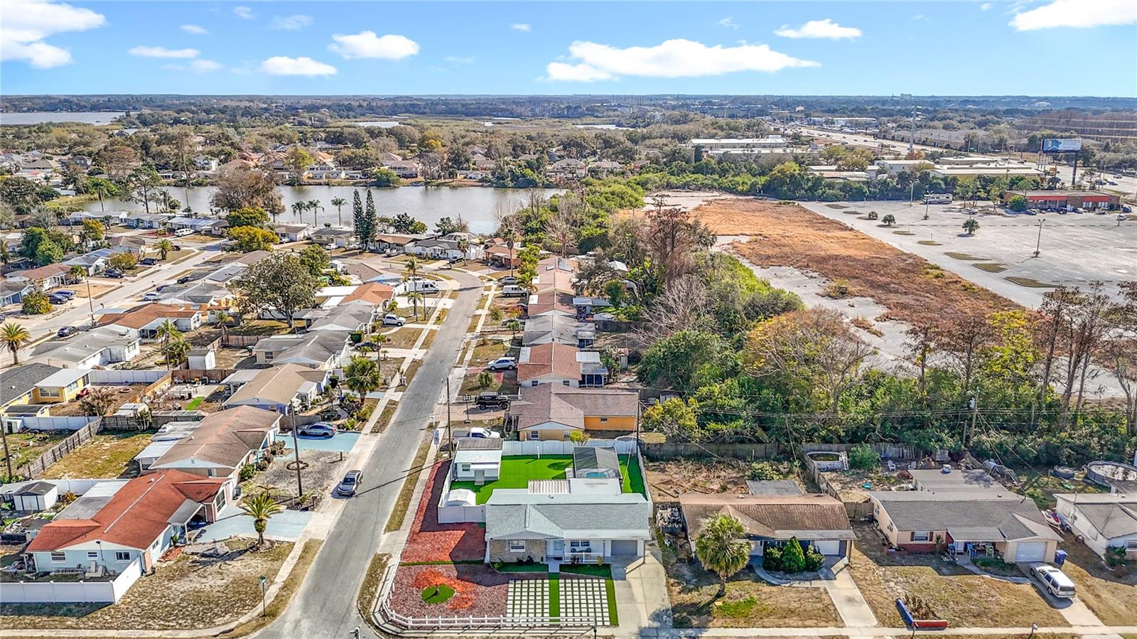 COUNTRY ESTATES - Residential