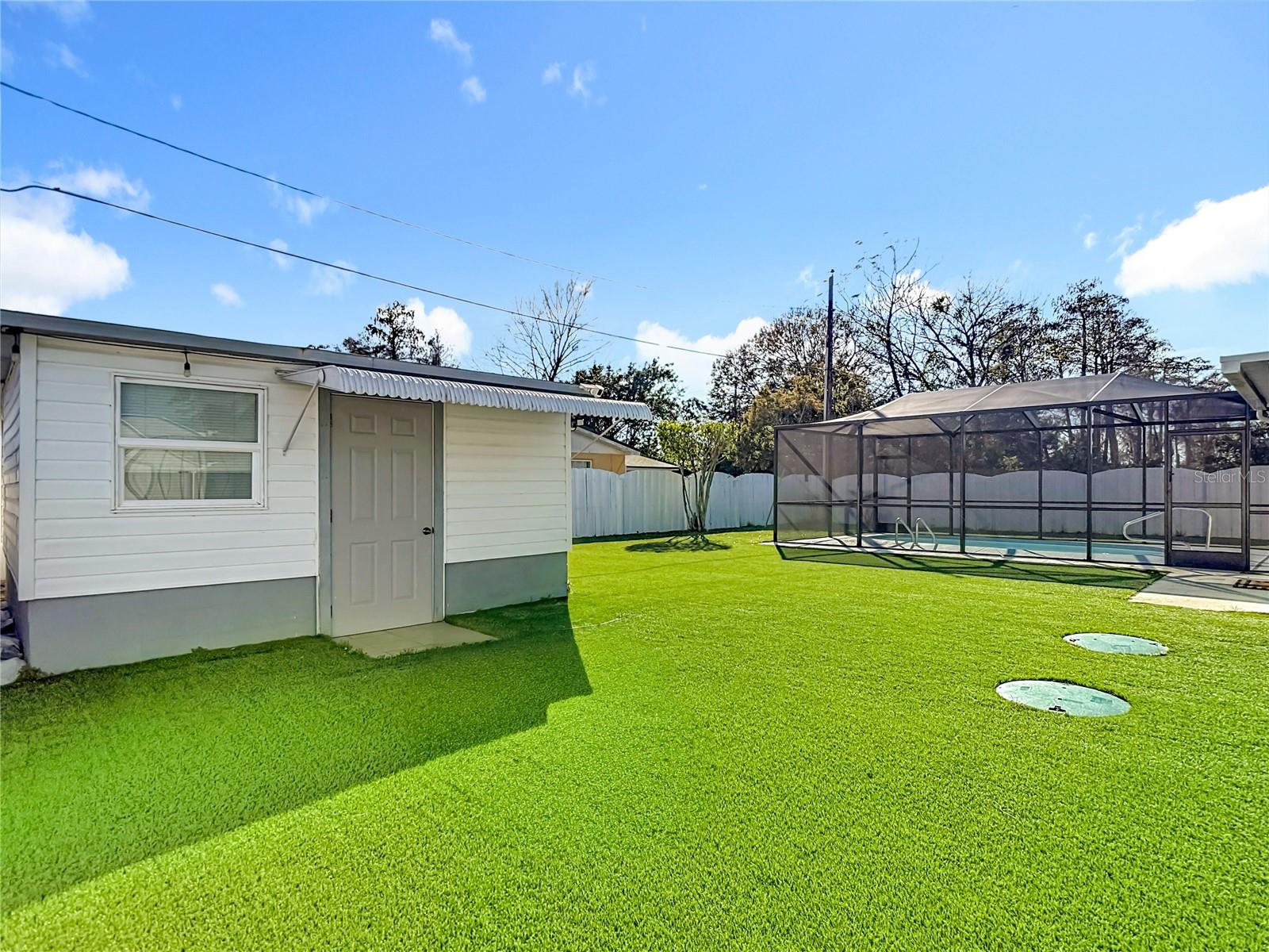 COUNTRY ESTATES - Residential